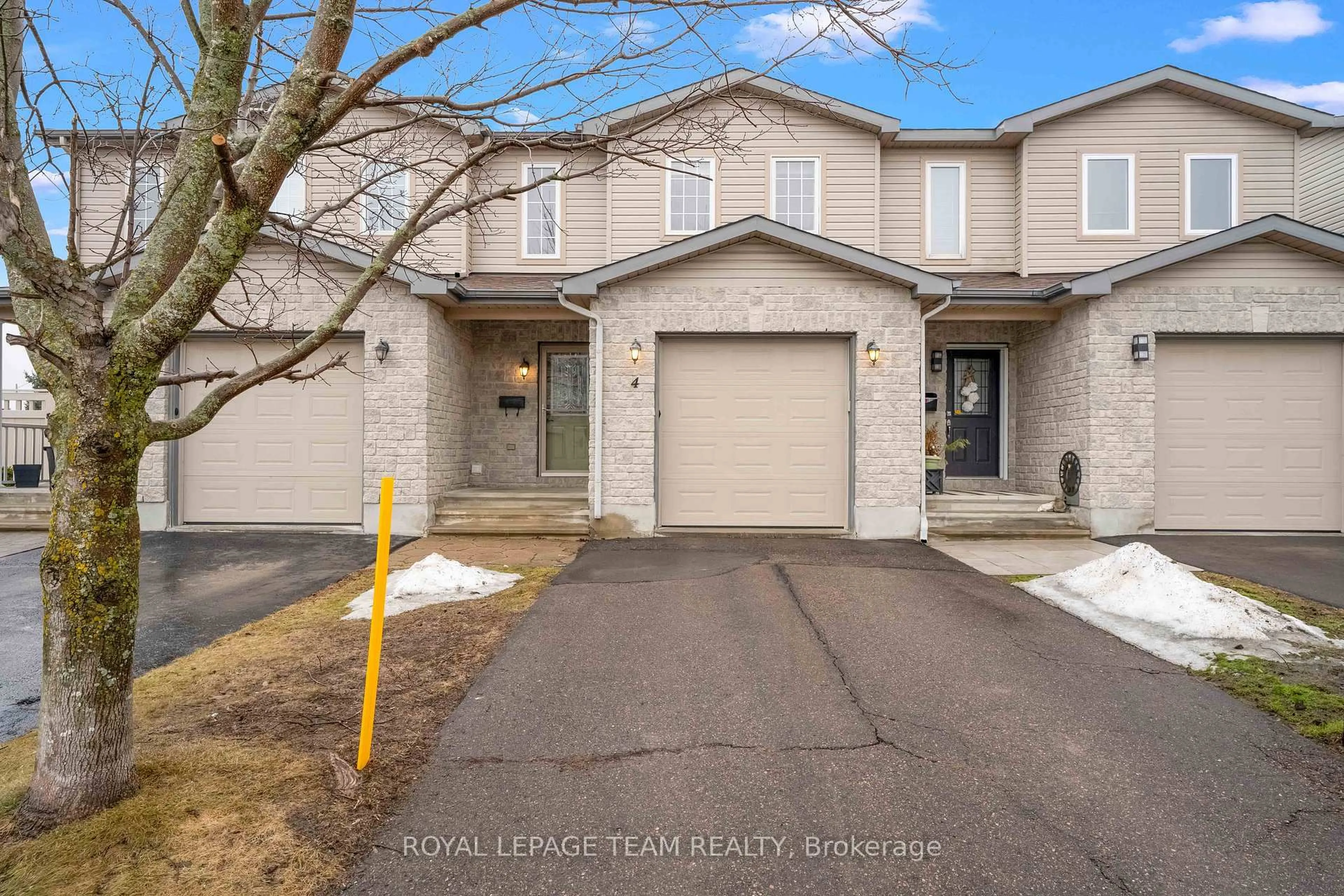 A pic from outside/outdoor area/front of a property/back of a property/a pic from drone, street for 4 John Findlay Terr, Arnprior Ontario K7S 3Z3