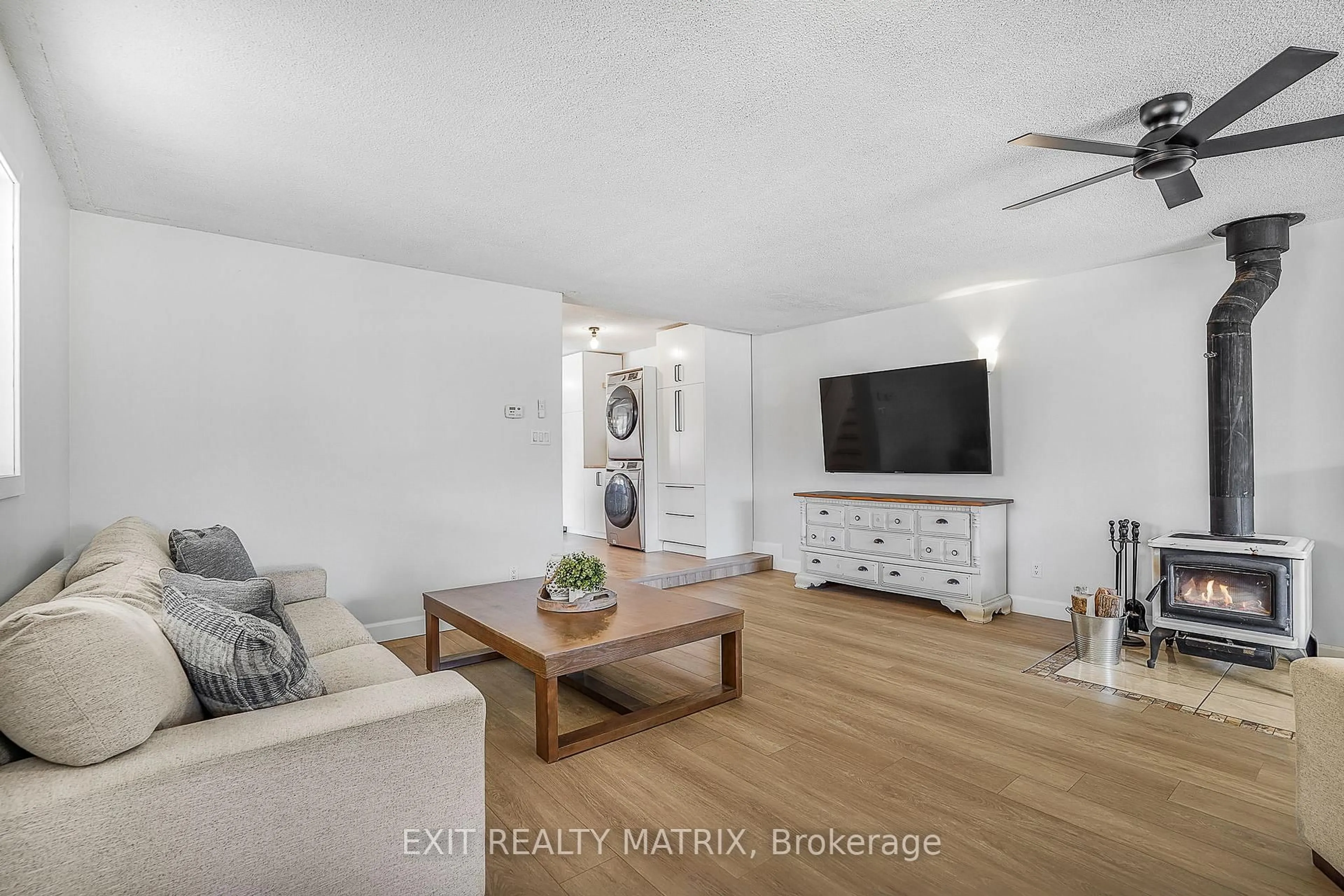 Living room with furniture, unknown for 24 Main St, North Glengarry Ontario K0C 1T0