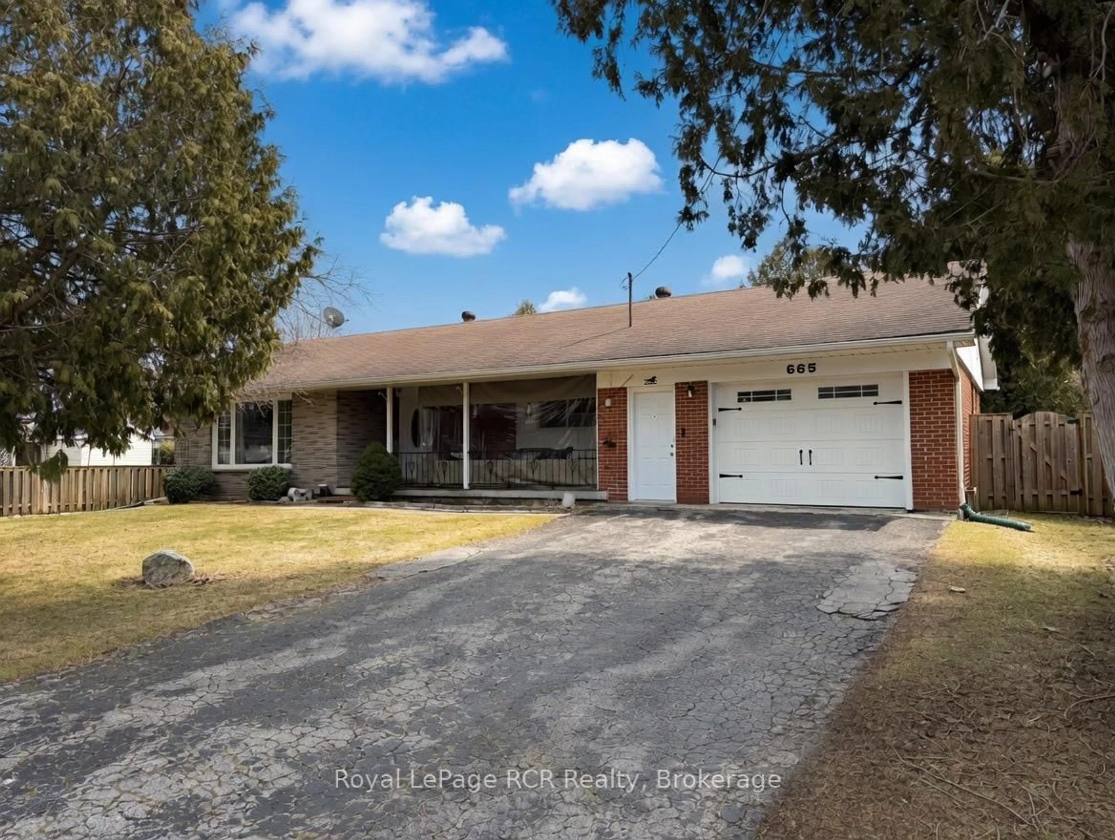 Unknown for 665 17th St, Owen Sound Ontario N4K 2A1