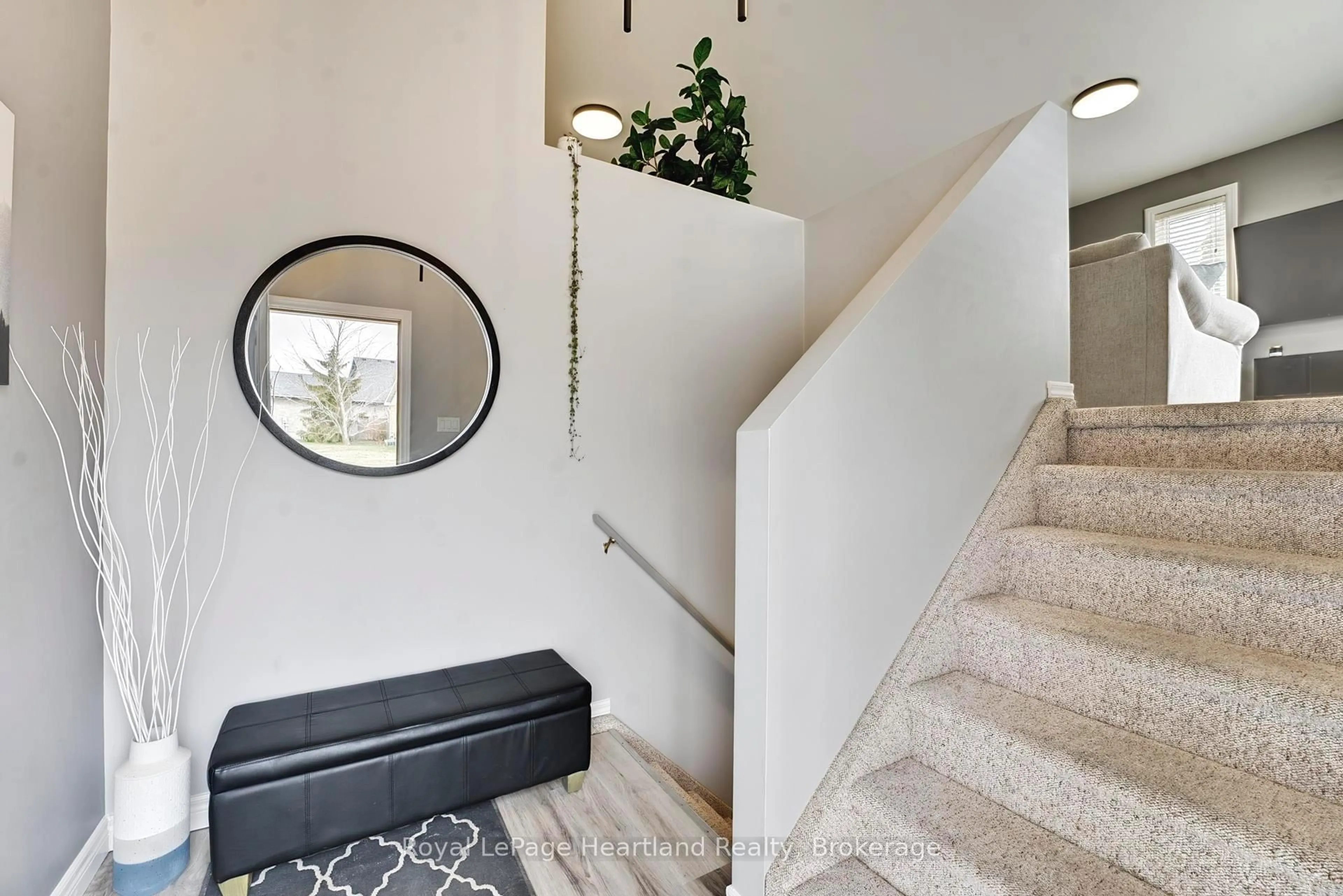 Indoor entryway for 25 Lee Cres, Goderich Ontario N7A 4L3