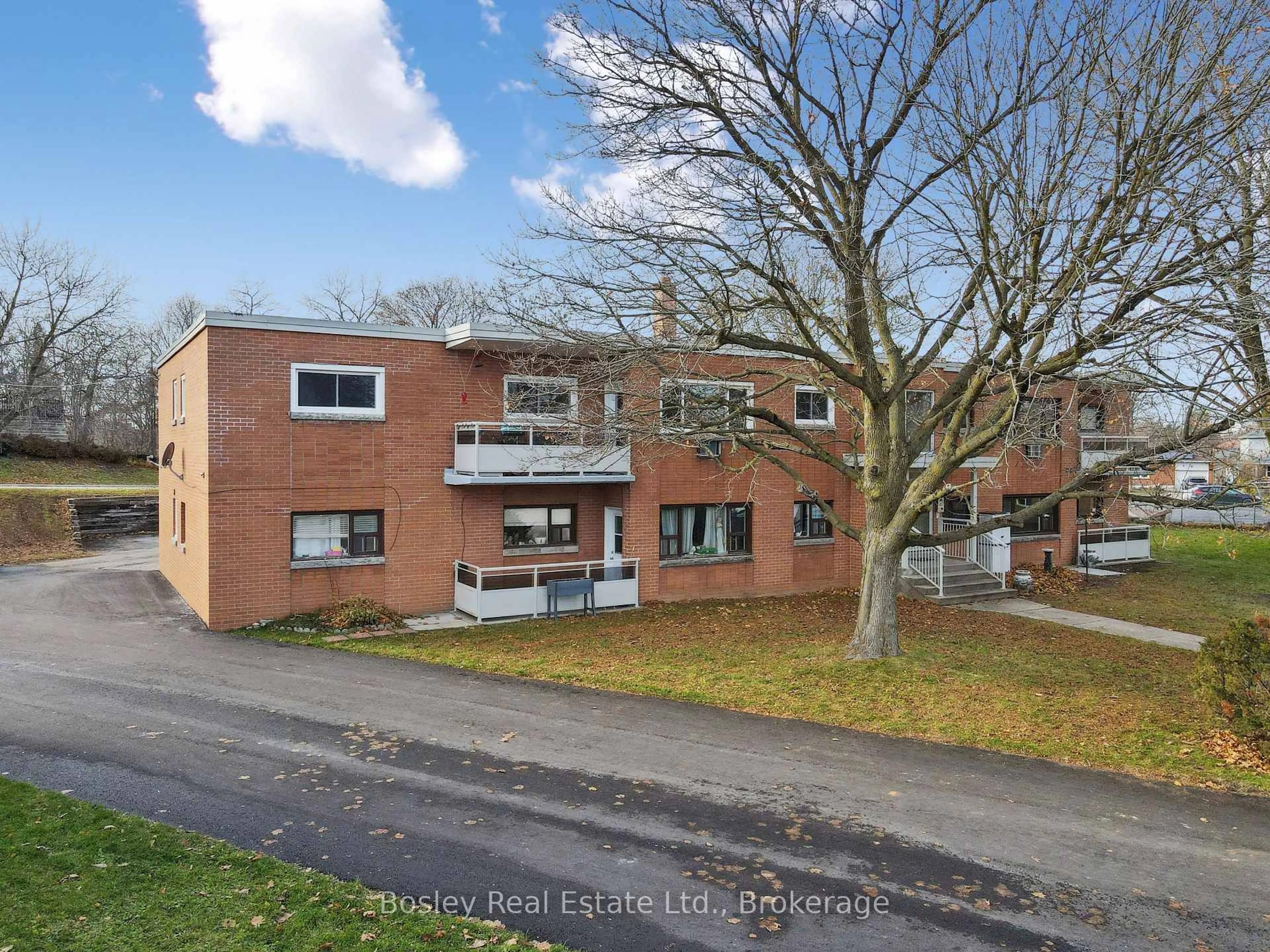 A pic from outside/outdoor area/front of a property/back of a property/a pic from drone, building for 1 Sunnylea Cres #2, Guelph Ontario N1E 1W1