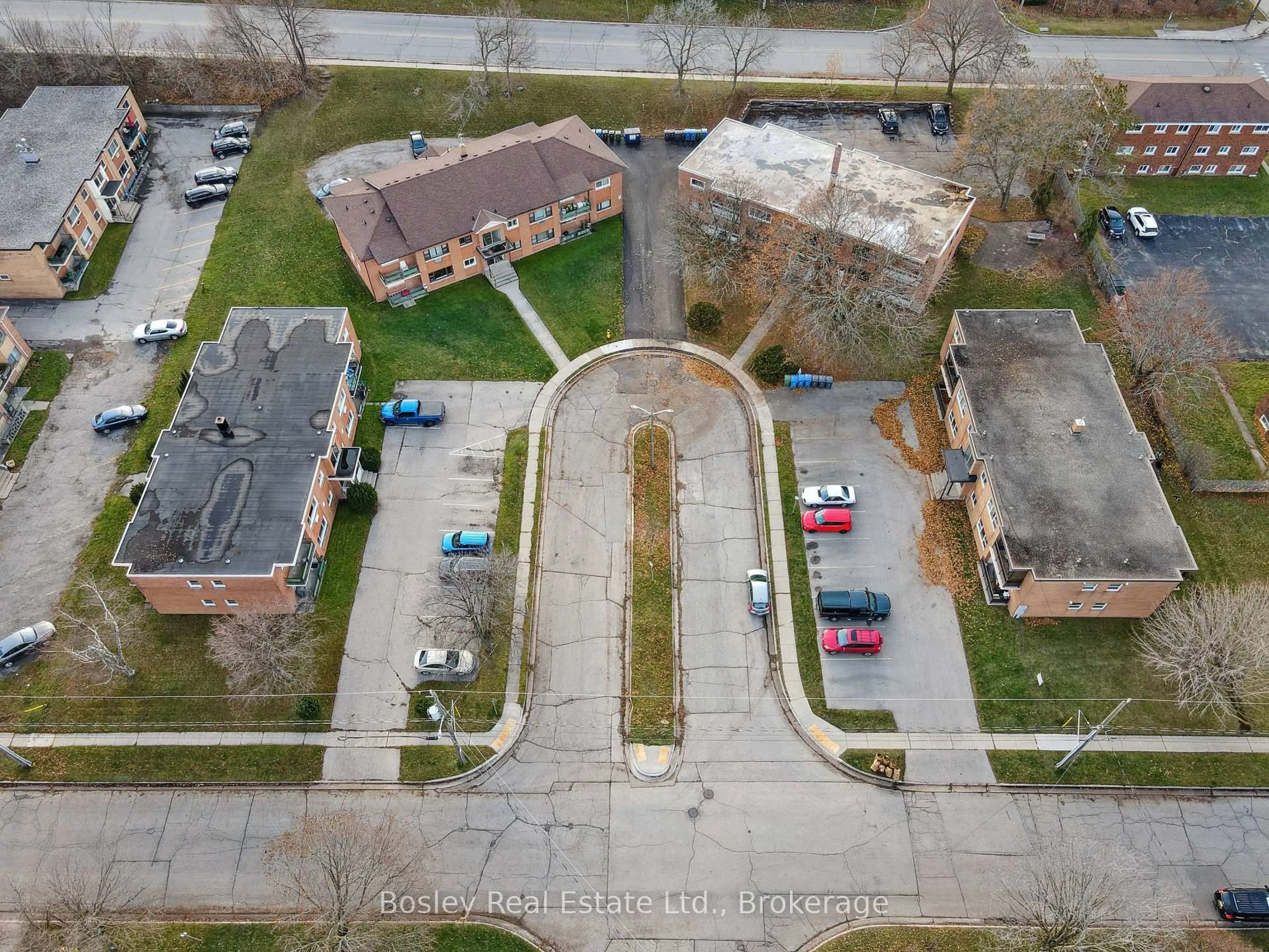 A pic from outside/outdoor area/front of a property/back of a property/a pic from drone, street for 1 Sunnylea Cres #2, Guelph Ontario N1E 1W1