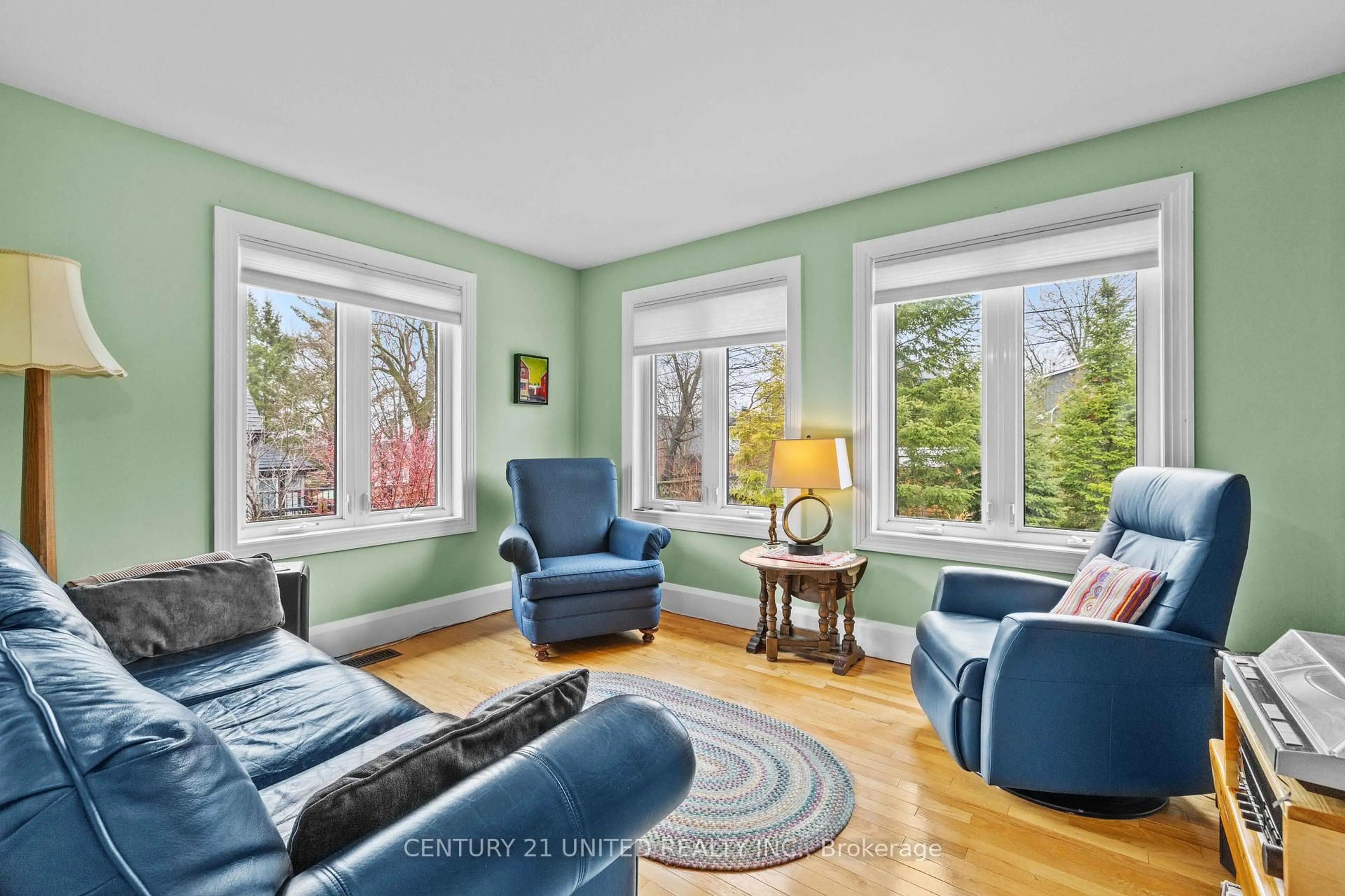 Living room with furniture, unknown for 19 Anne St, Peterborough Ontario K9J 4S3