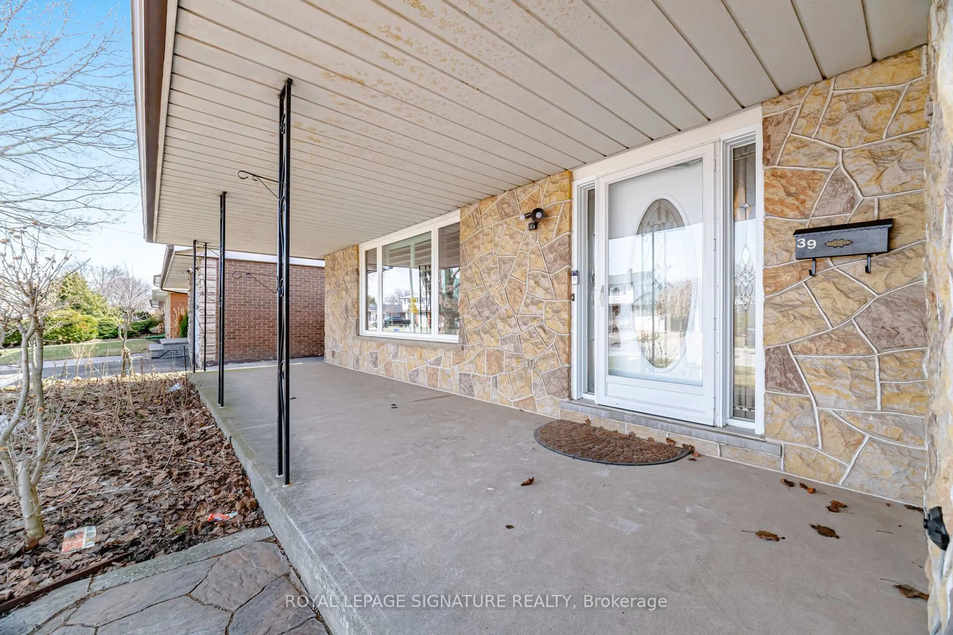 Unknown for 39 Darlington Dr, Hamilton Ontario L9C 2L8