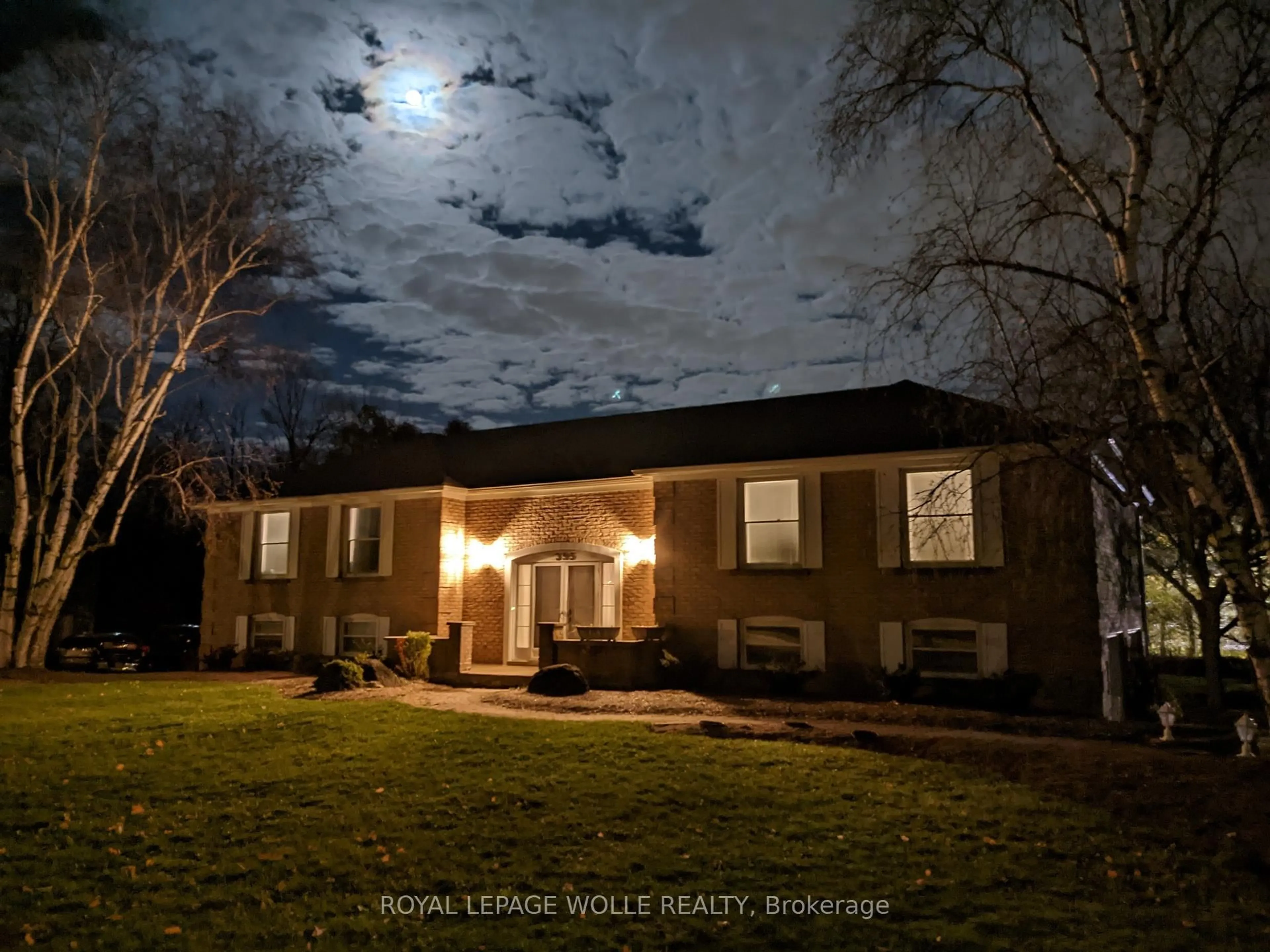 Unknown for 395 Warrington Dr, Waterloo Ontario N2L 2P7