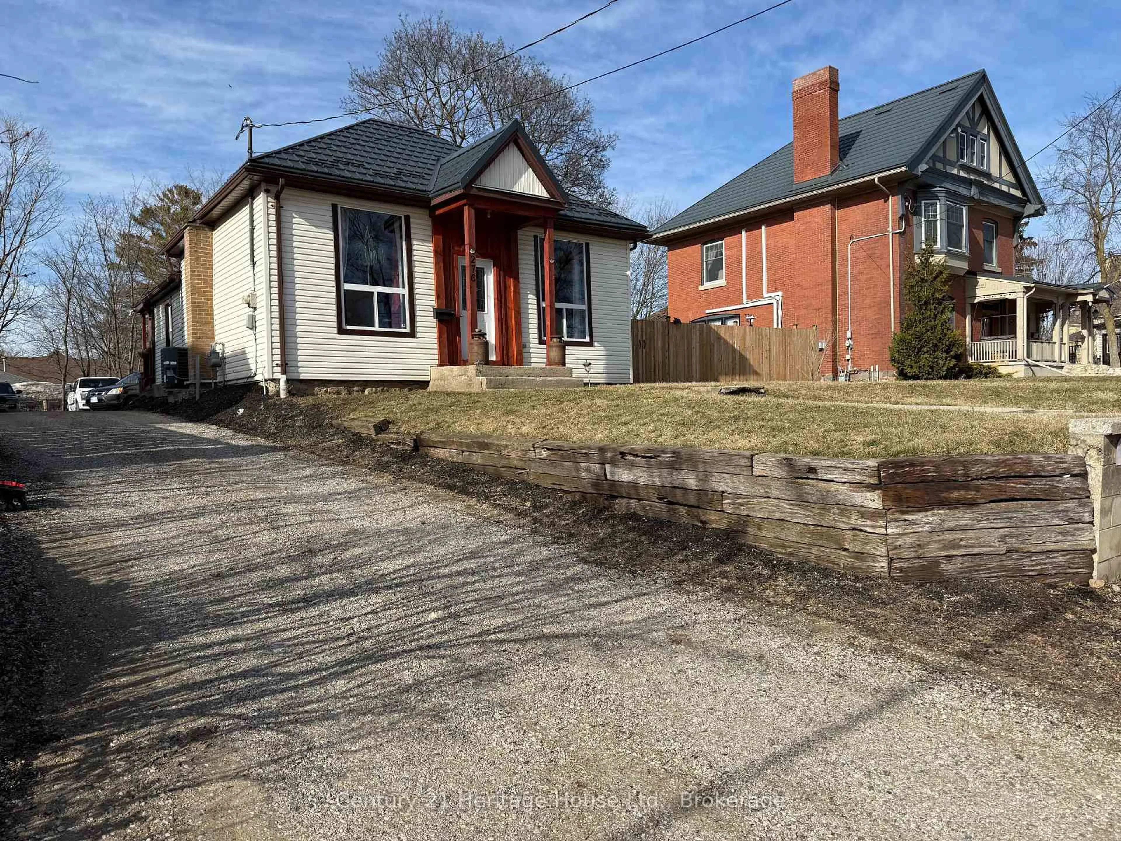 A pic from outside/outdoor area/front of a property/back of a property/a pic from drone, street for 276 12TH St, Hanover Ontario N4N 1V3