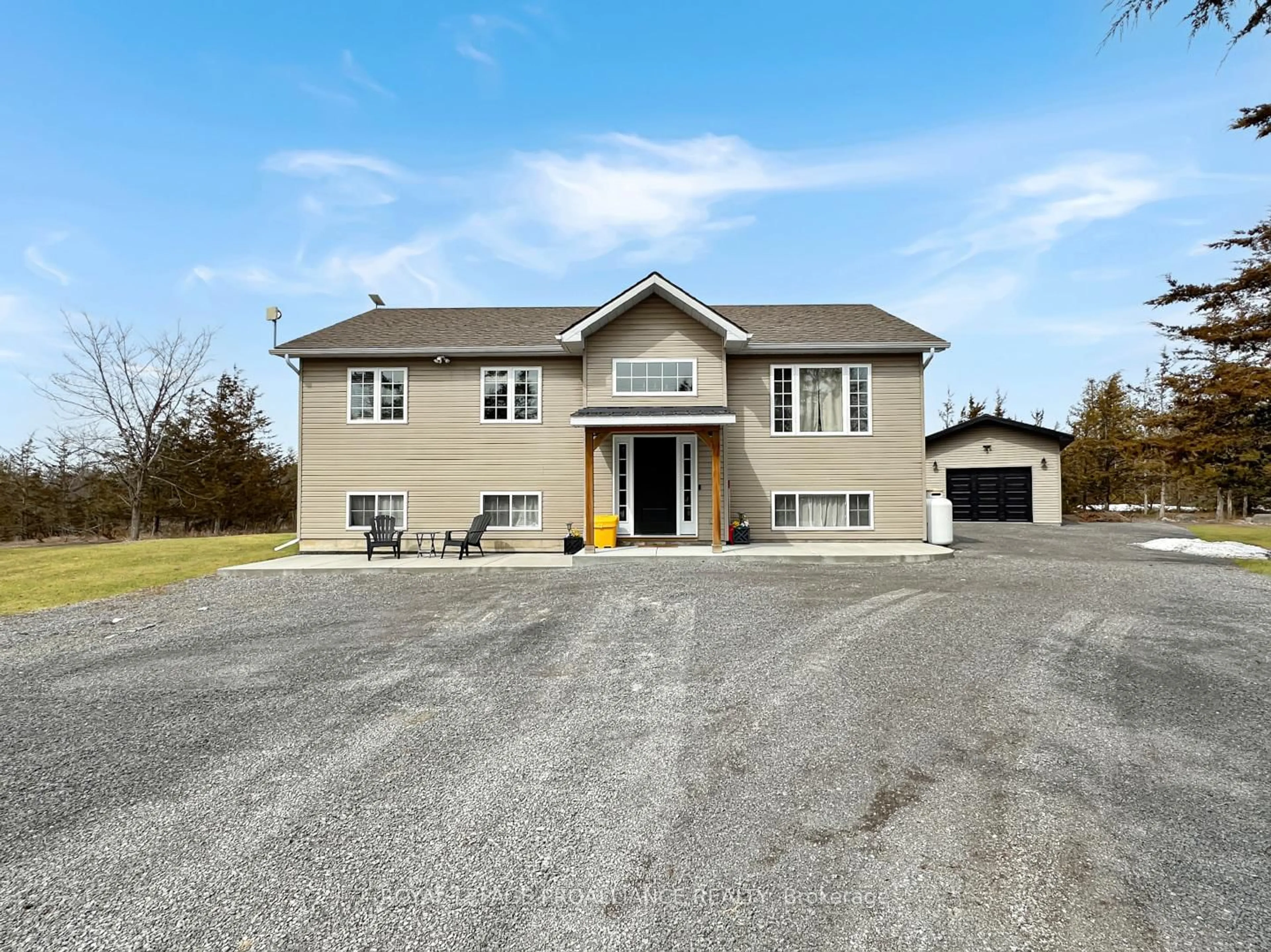 A pic from outside/outdoor area/front of a property/back of a property/a pic from drone, building for 2073 Shannon Rd, Shannonville Ontario K0K 3A0