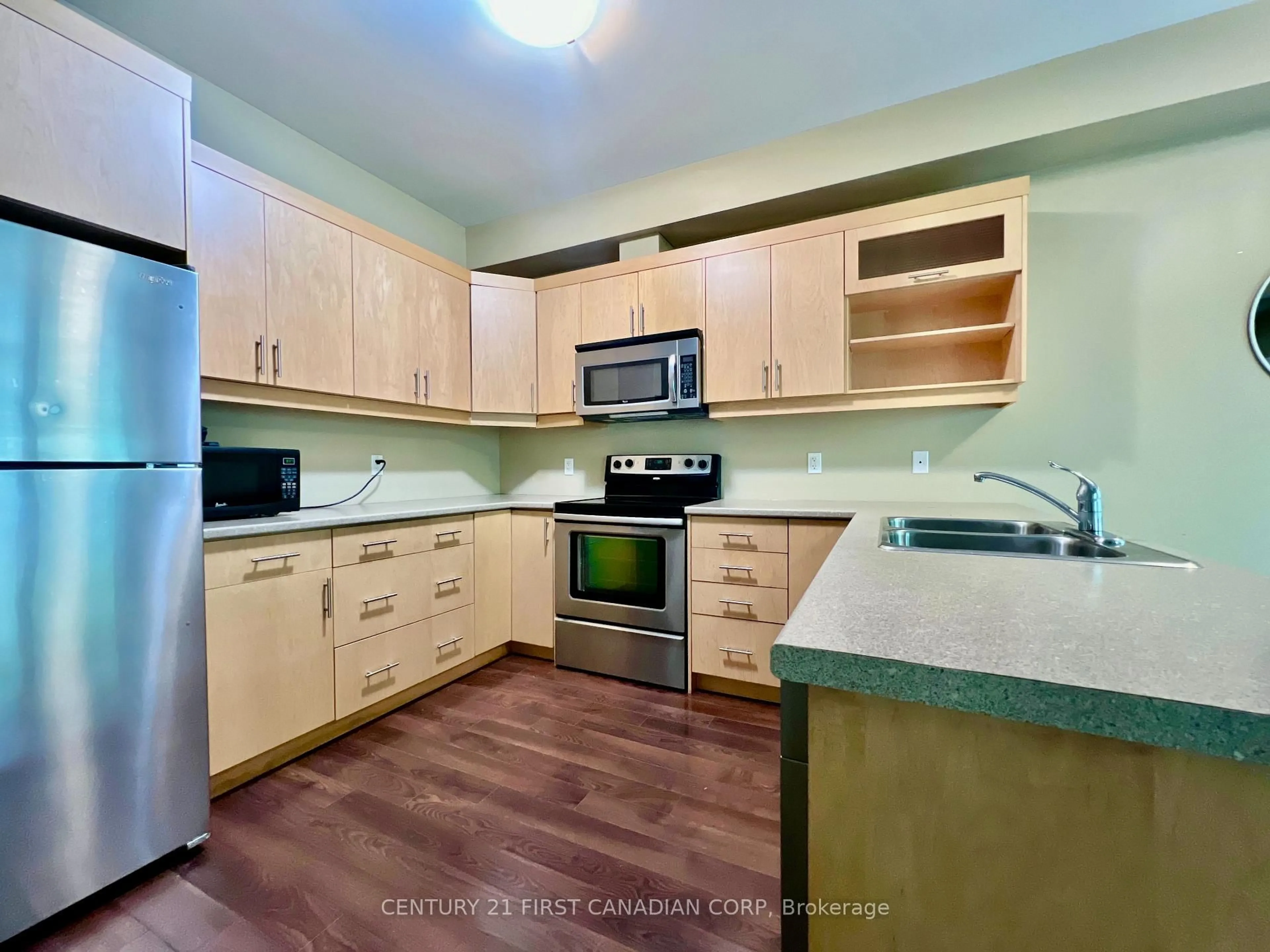 Standard kitchen, unknown for 112 North Centre Rd #45, London North Ontario N5X 0G9