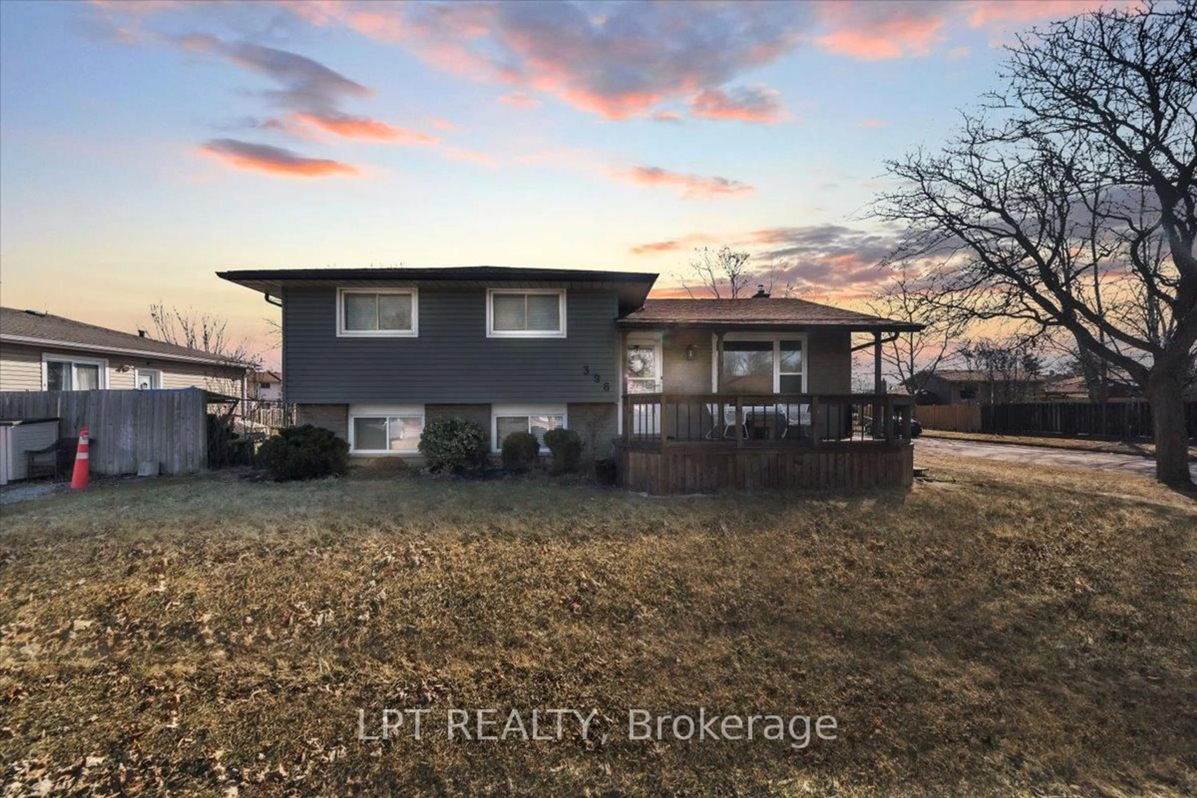 A pic from outside/outdoor area/front of a property/back of a property/a pic from drone, street for 396 First Ave, Welland Ontario L3C 5Z1