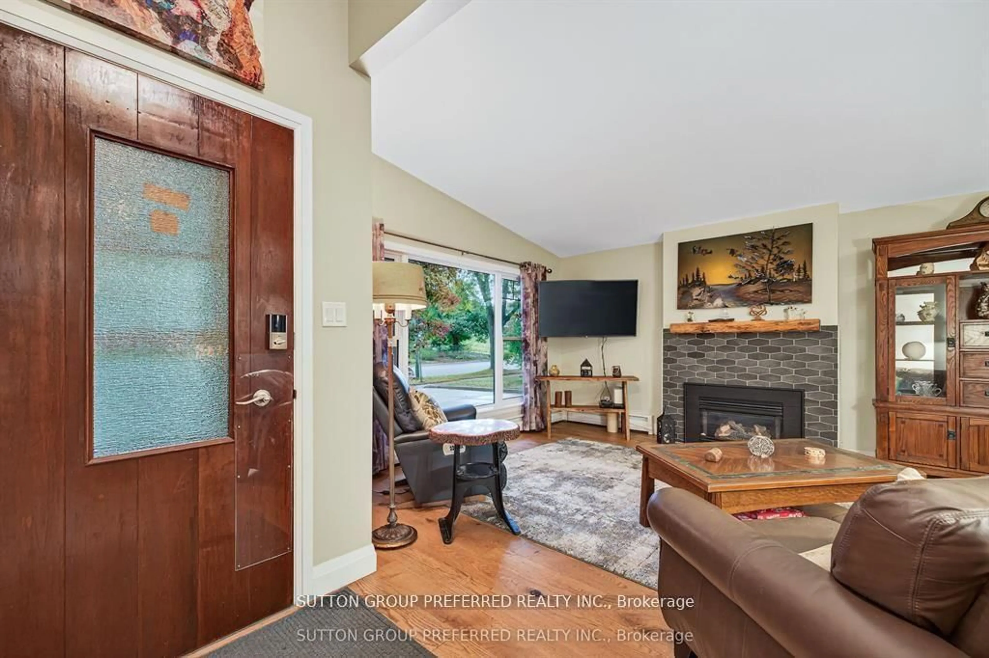 Living room with furniture, unknown for 453 High St, London South Ontario N6C 4L6