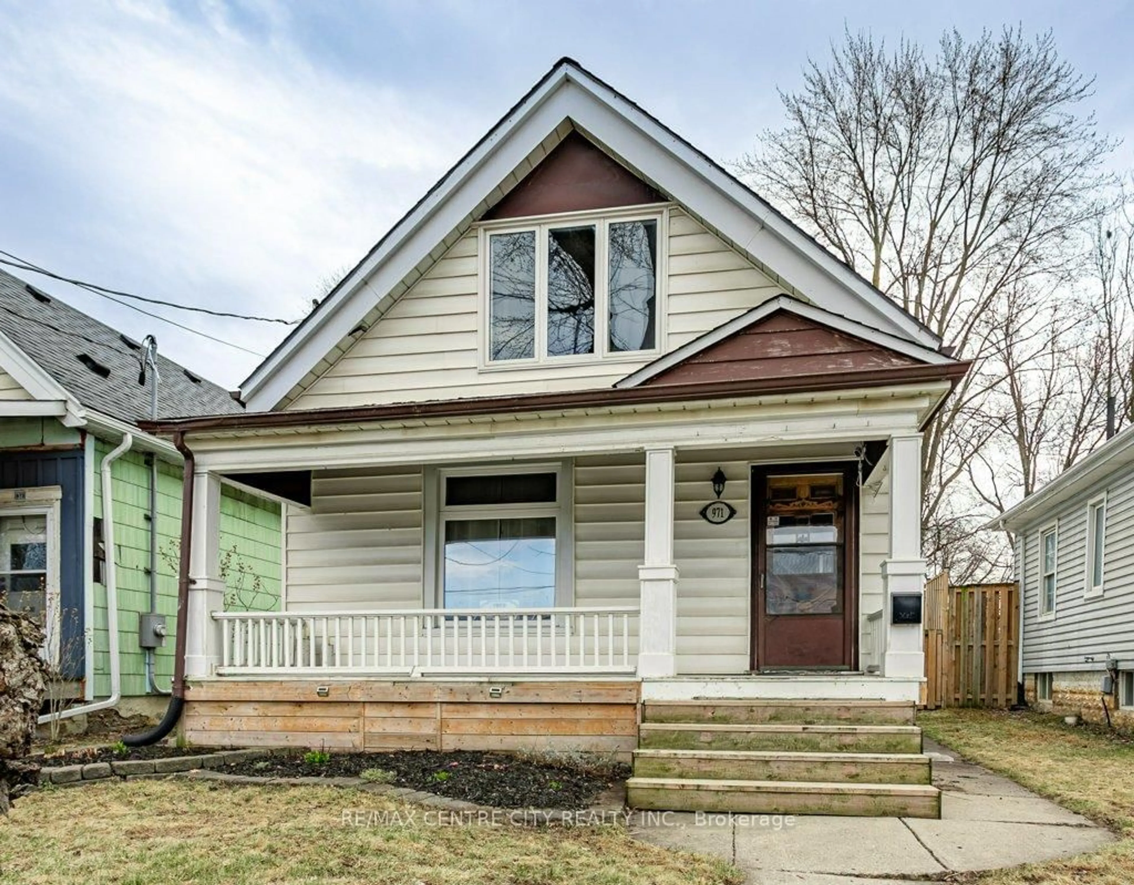 Home with vinyl exterior material, street for 971 Elias St, London East Ontario N5W 3P5