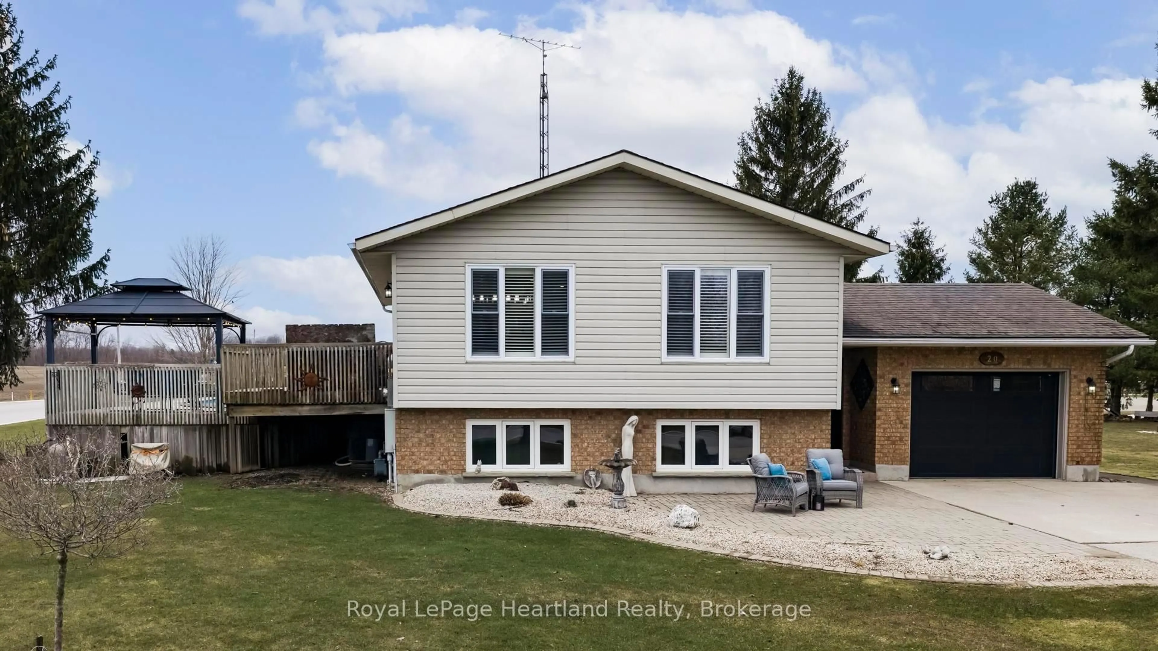 Home with vinyl exterior material, unknown for 20 Crawford St, North Huron Ontario N0G 2W0