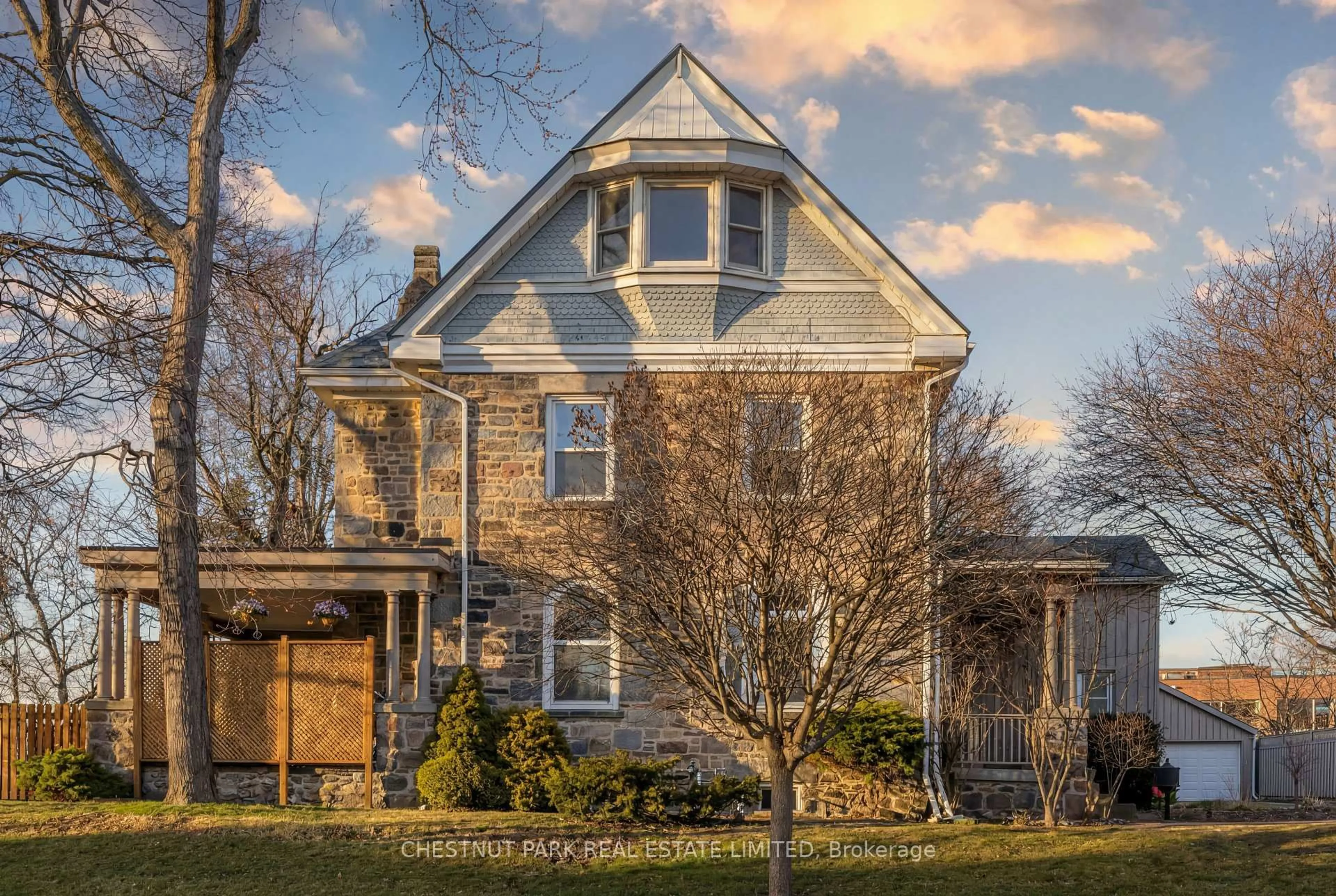 Home with brick exterior material, street for 54 Bruce St, Cambridge Ontario N1R 2E3