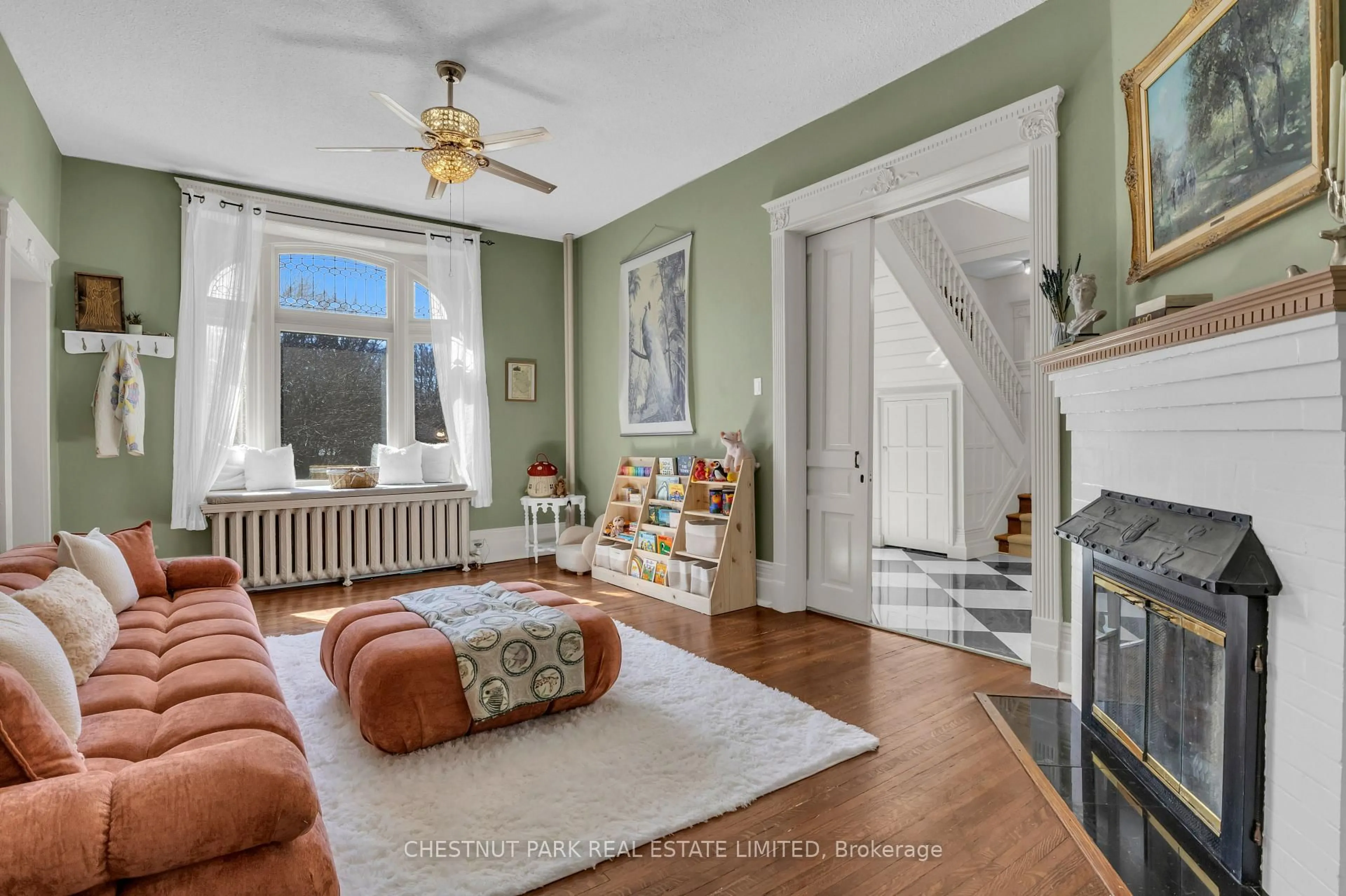 Living room with furniture, unknown for 54 Bruce St, Cambridge Ontario N1R 2E3