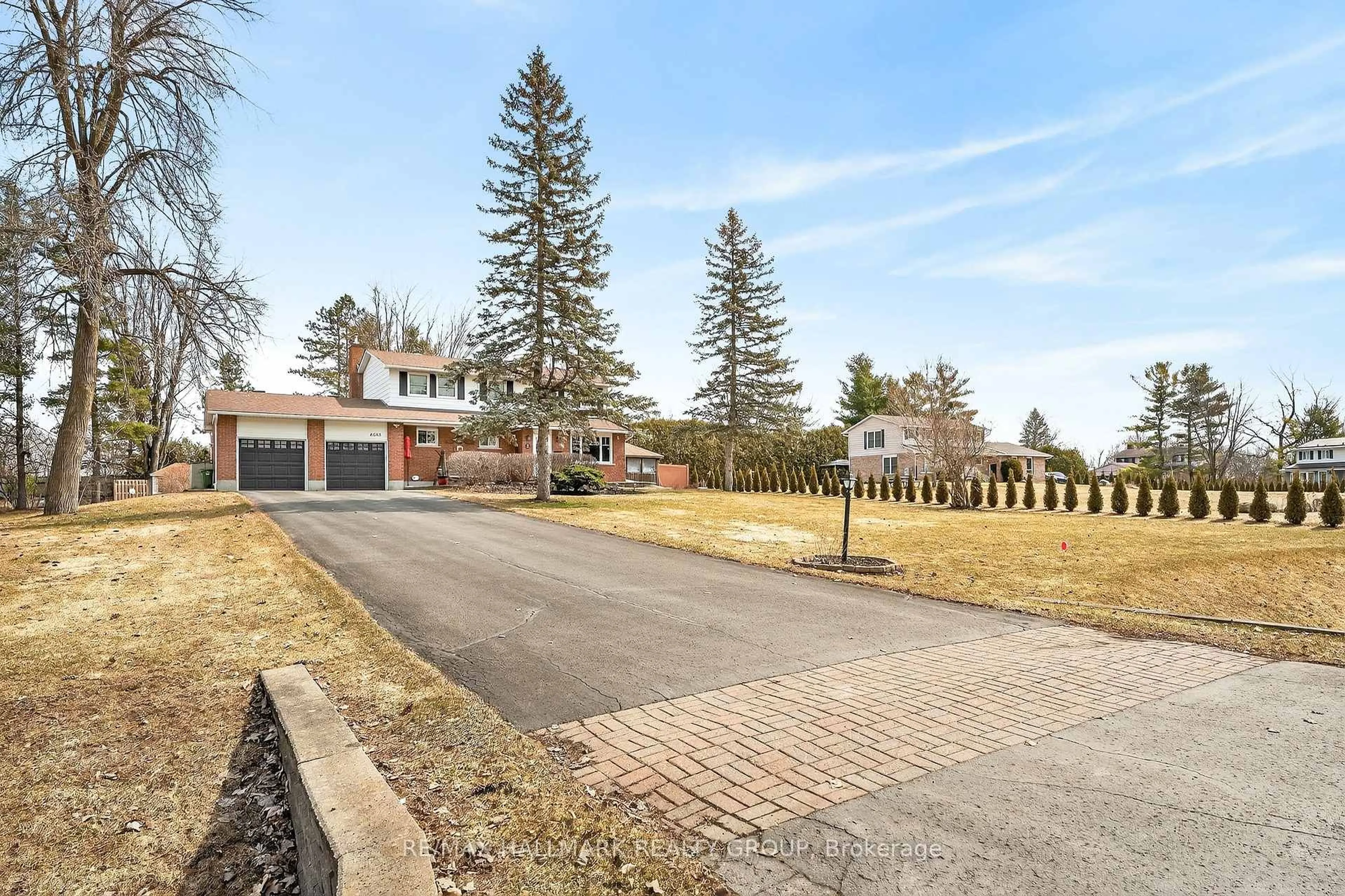 A pic from outside/outdoor area/front of a property/back of a property/a pic from drone, street for 6553 Michelangelo Crt, North Gower Ontario K0A 2T0