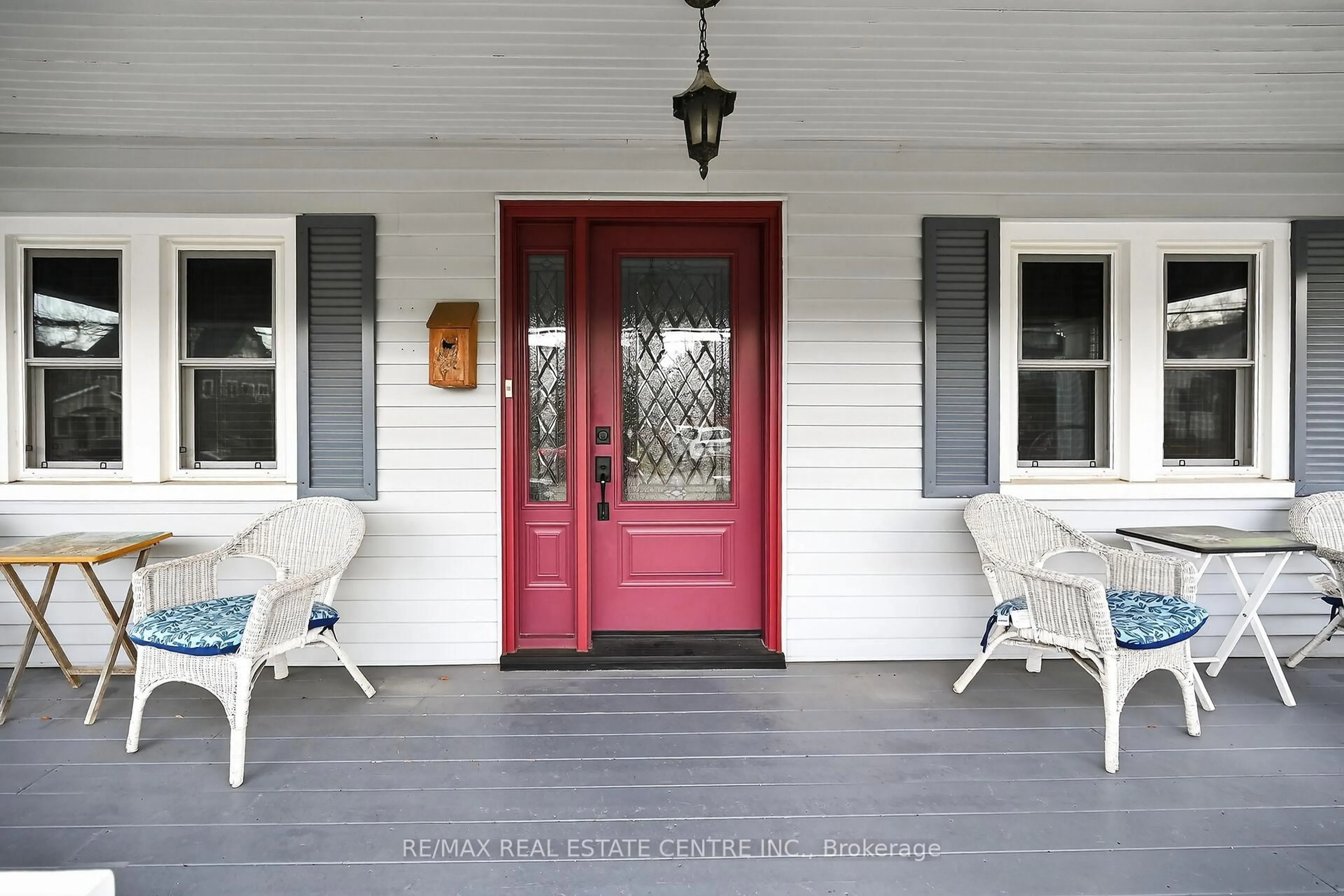 Indoor entryway for 3 Second St, Hamilton Ontario L8G 1R4