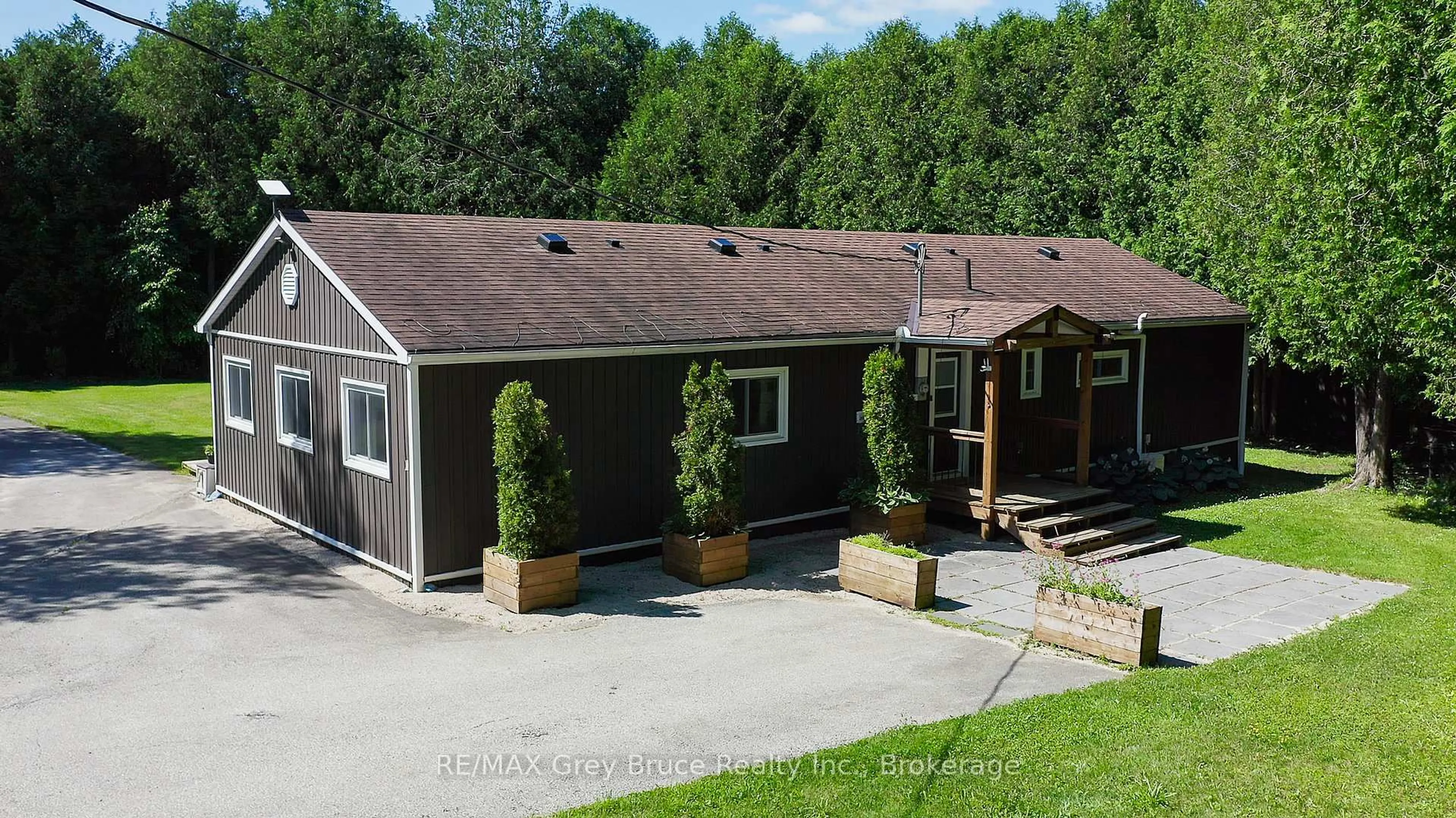 A pic from outside/outdoor area/front of a property/back of a property/a pic from drone, building for 495204 Traverston Rd, West Grey Ontario N0C 1H0