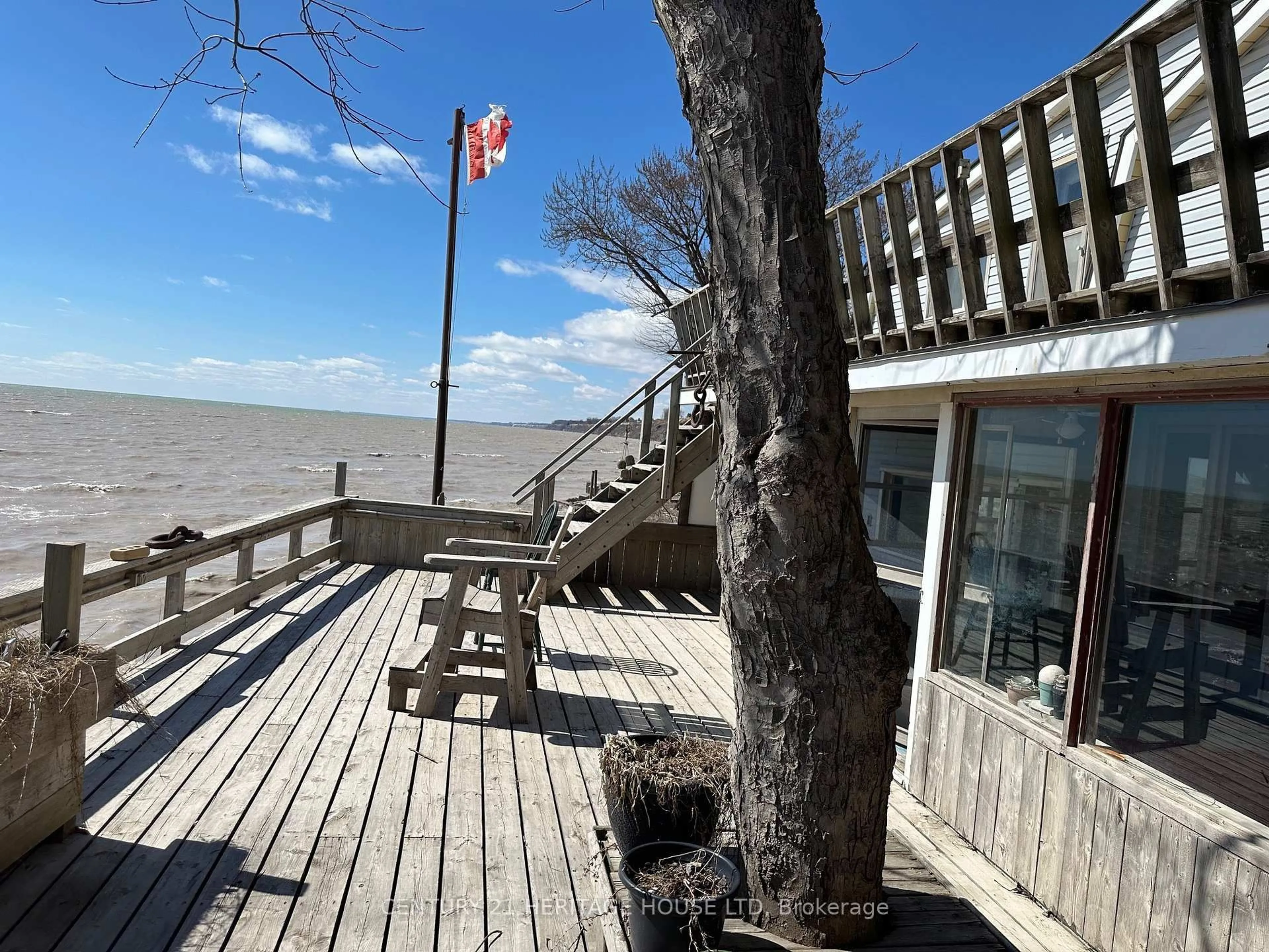 Patio, water/lake/river/ocean view for 3393 Waneeta Dr, Malahide Ontario N5H 2R2