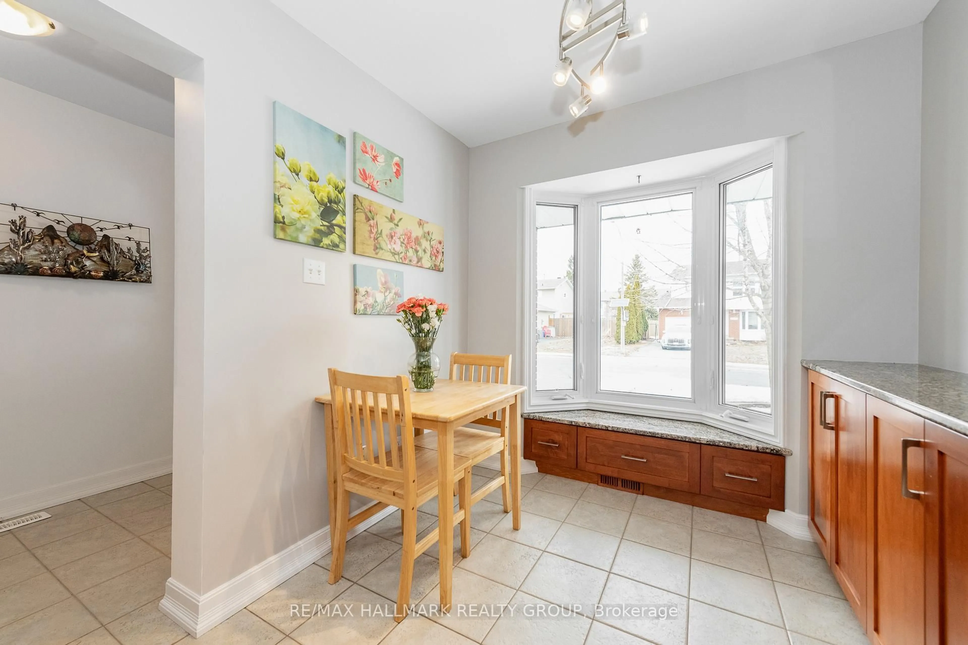 Dining room, unknown for 6380 St Louis Dr, Ottawa Ontario K1C 2Y1