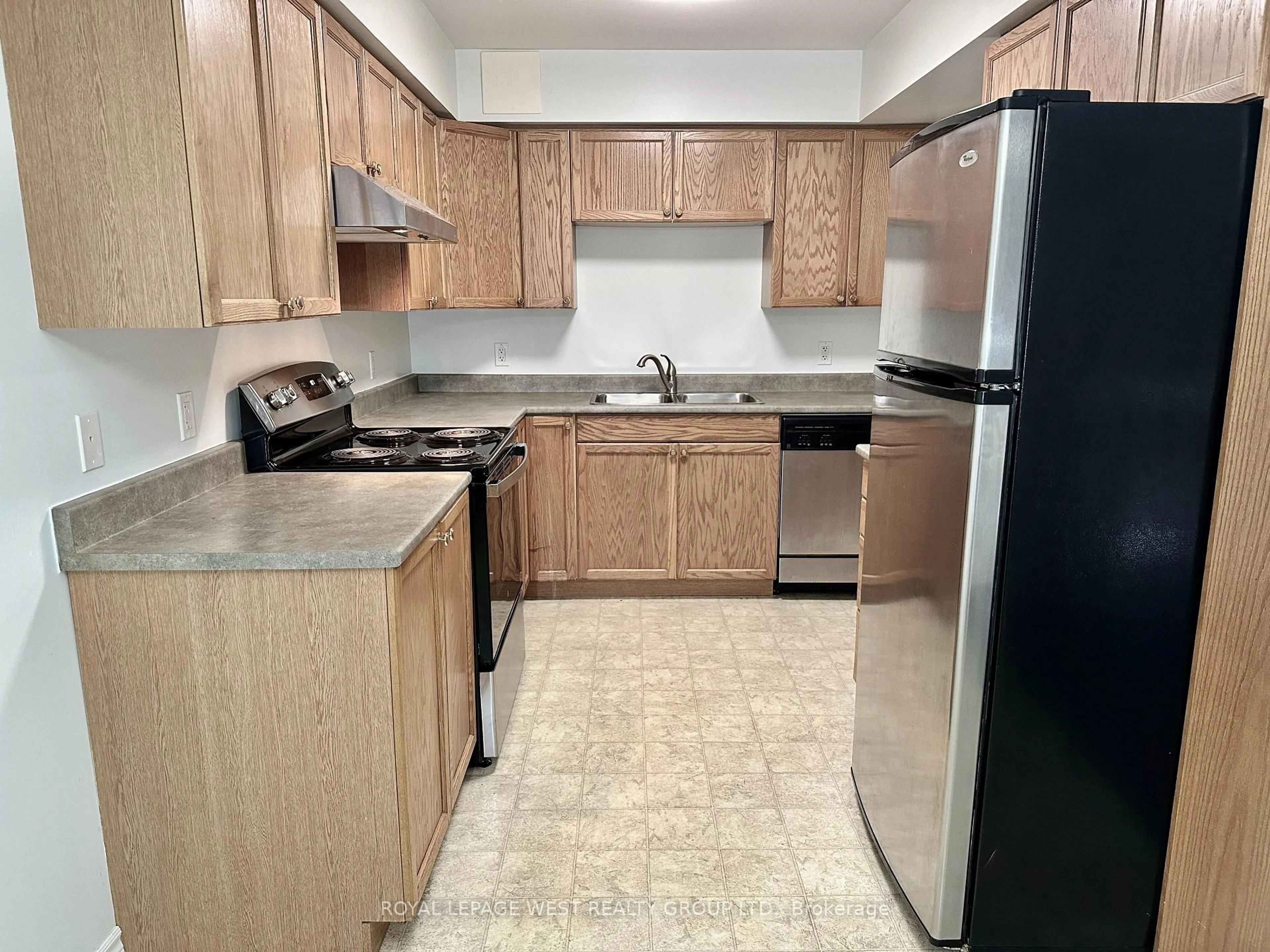 Standard kitchen, unknown for 841 Battell St #107, Cobourg Ontario K9A 0B9