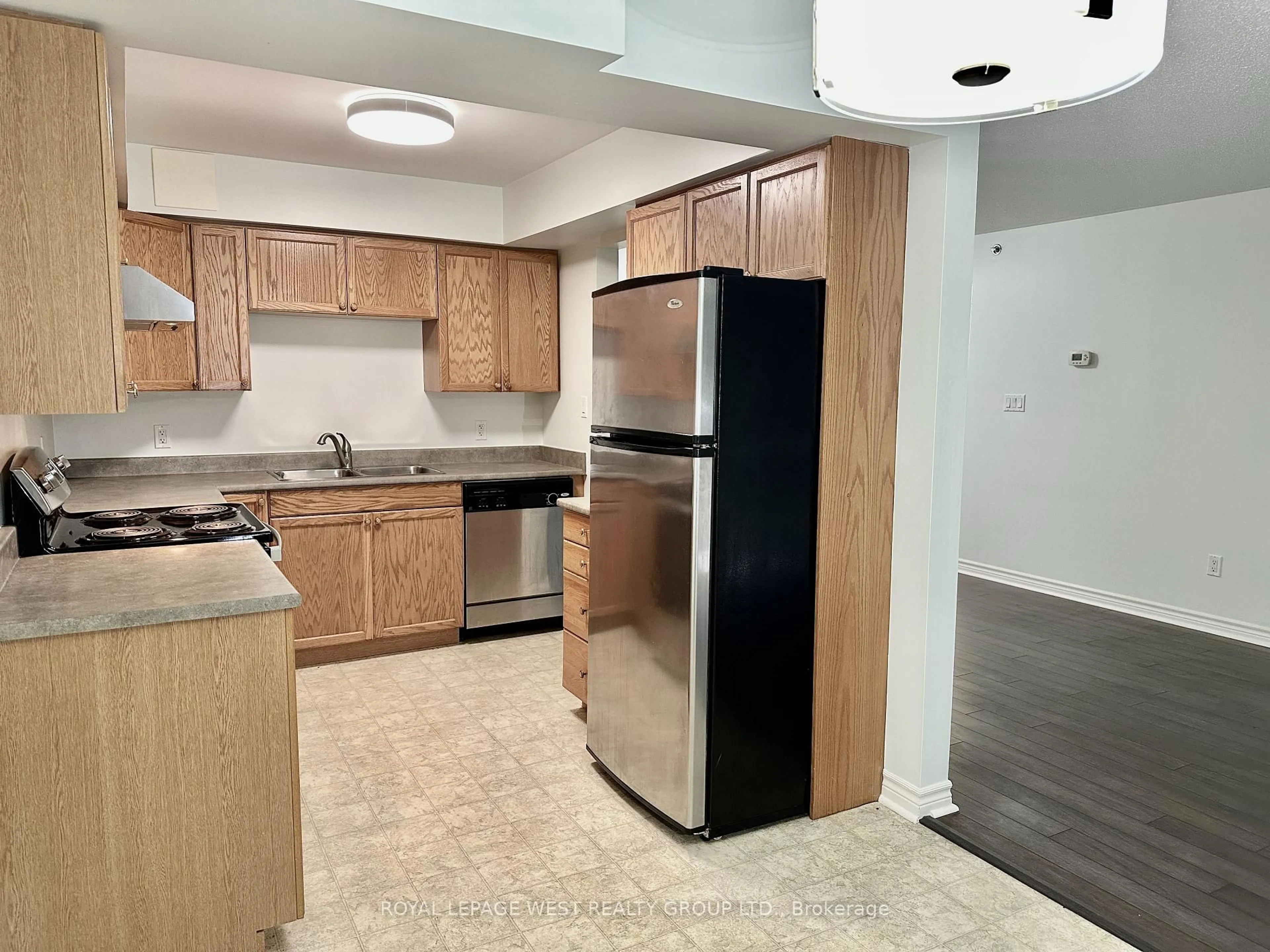 Standard kitchen, unknown for 841 Battell St #107, Cobourg Ontario K9A 0B9