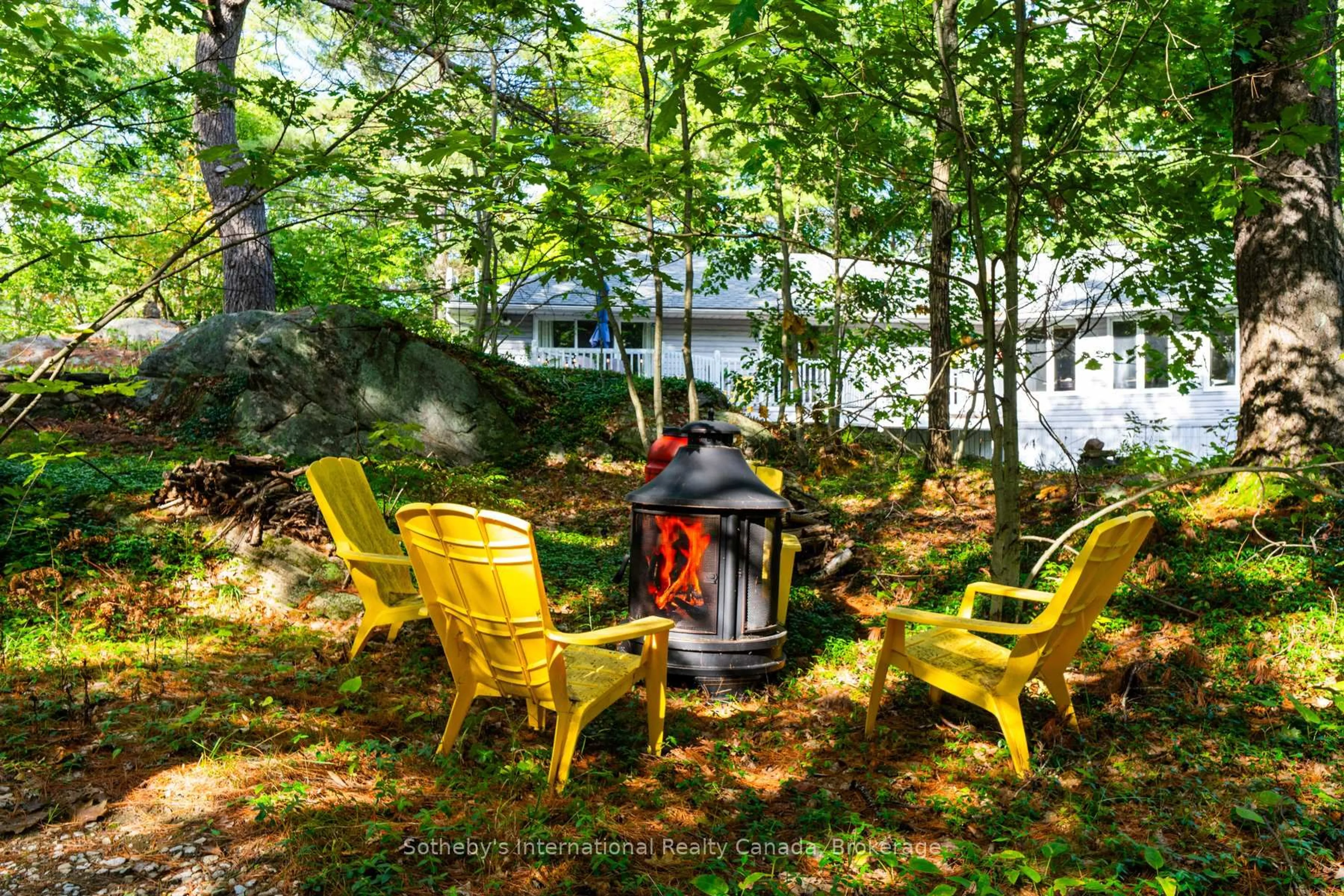 Patio, water/lake/river/ocean view for 1060 North Kahshe Lake Rd, Gravenhurst Ontario P0E 1G0