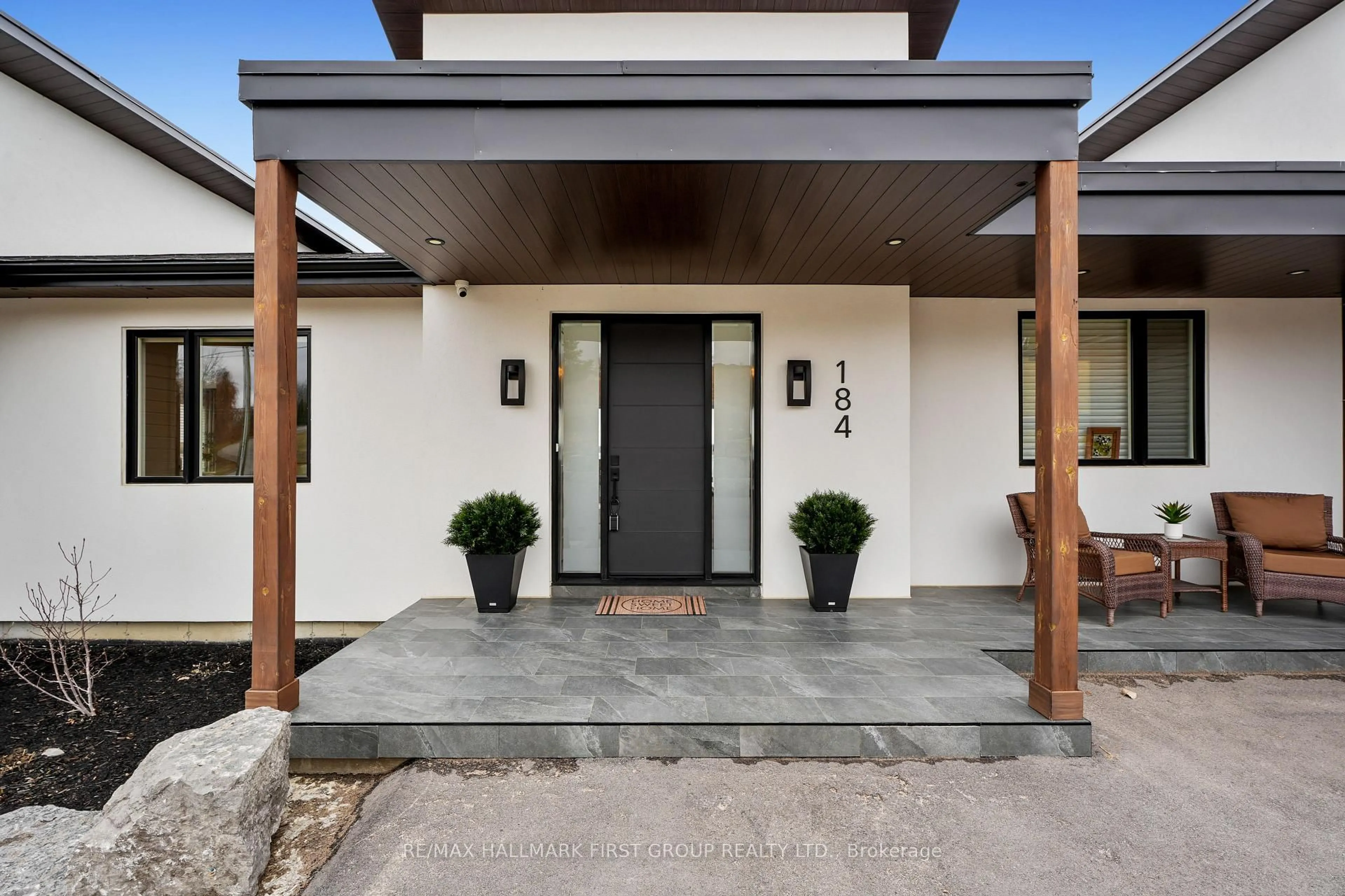 Indoor entryway for 184 Parkview Dr, Alnwick/Haldimand Ontario K0K 2G0