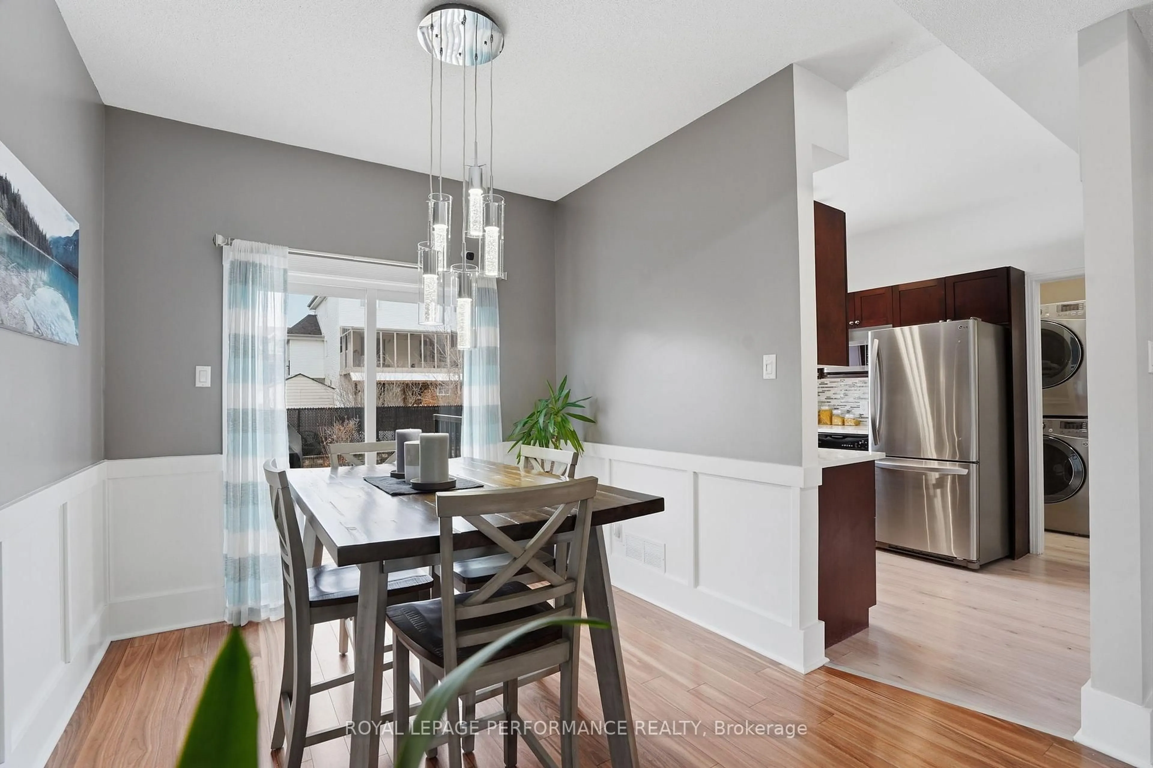 Contemporary kitchen, unknown for 420 Crystal Crt, Clarence-Rockland Ontario K4K 0A1