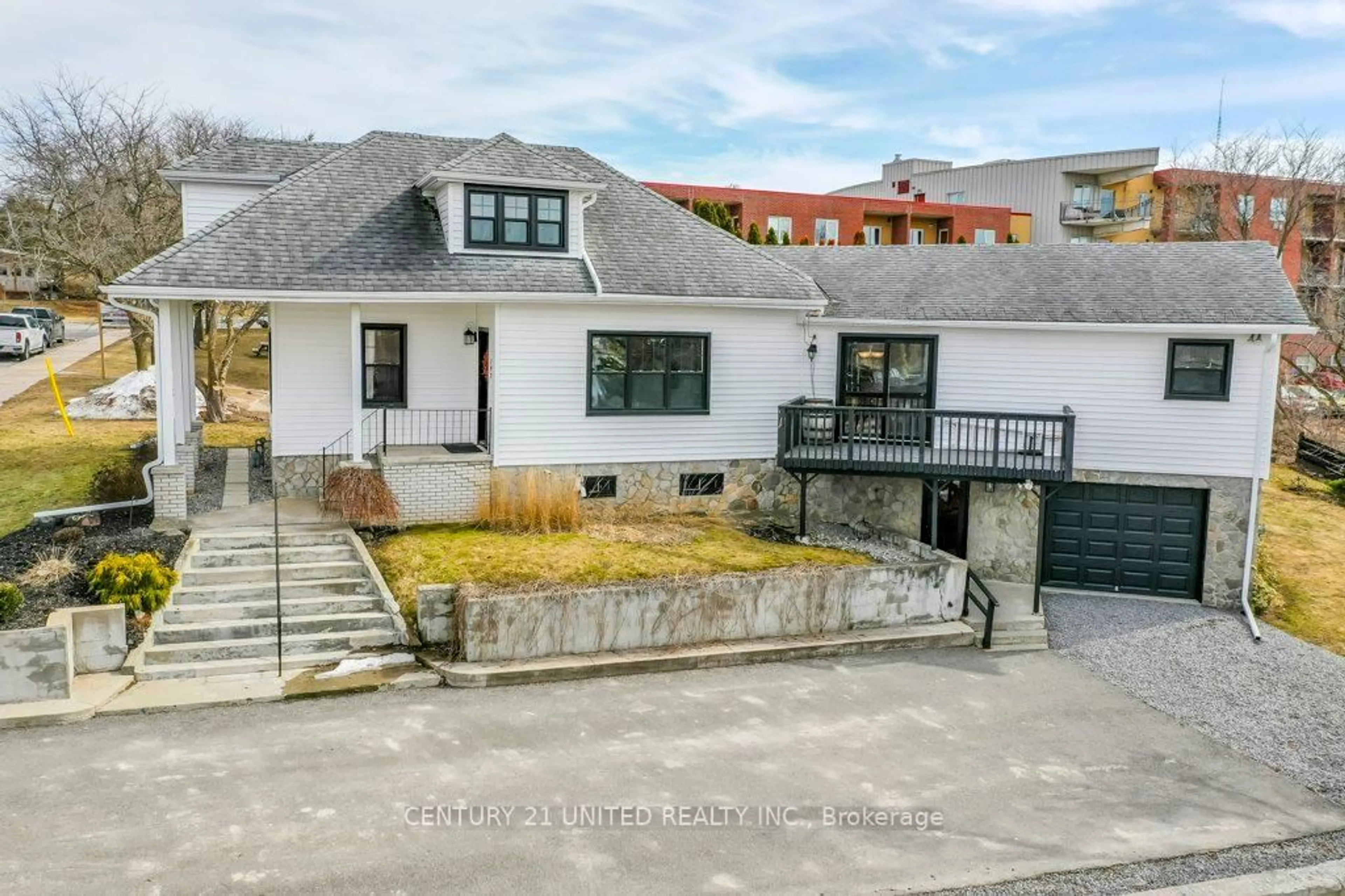 A pic from outside/outdoor area/front of a property/back of a property/a pic from drone, street for 192 Major St, Trent Hills Ontario K0L 1L0