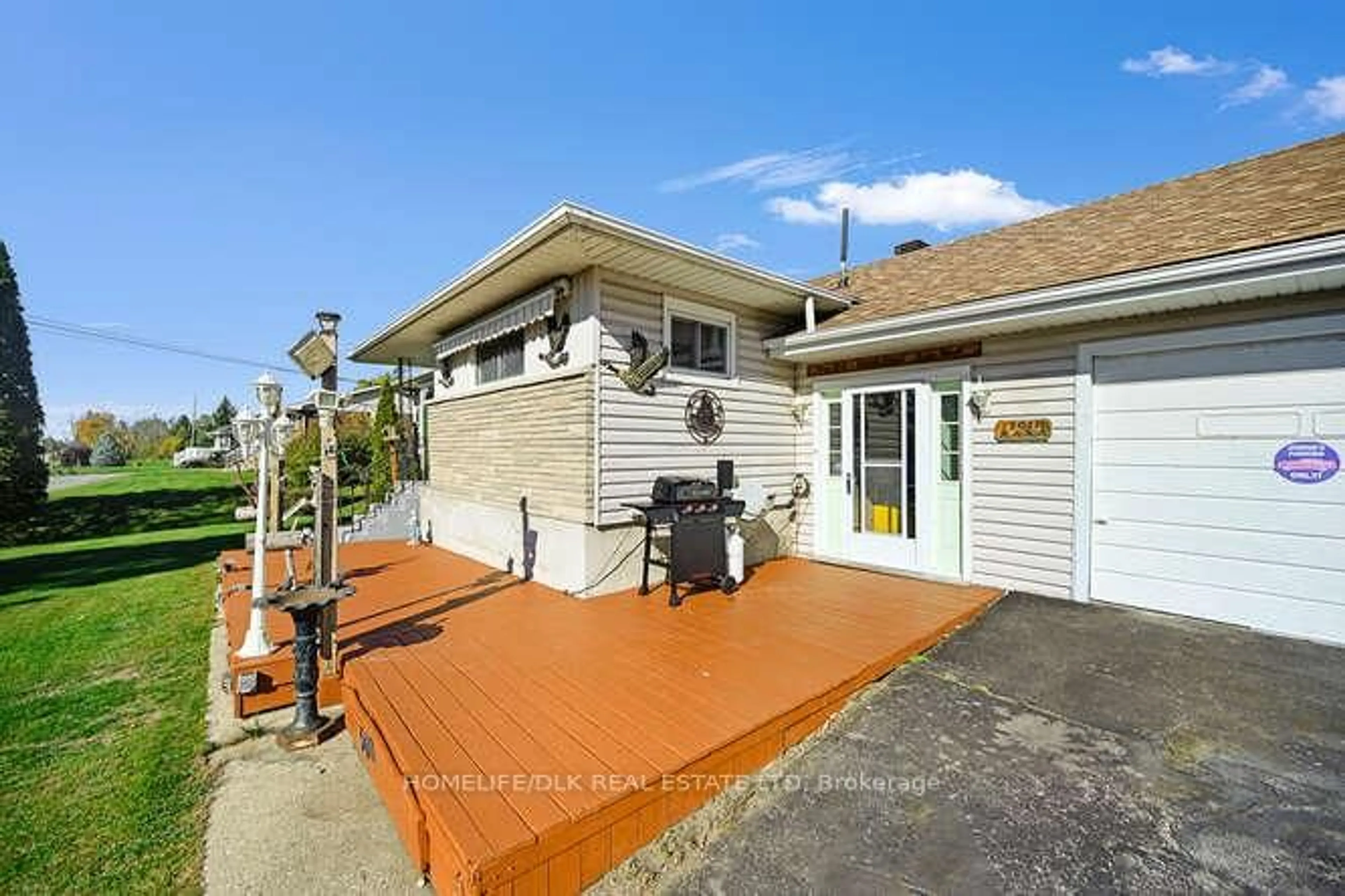 Patio, water/lake/river/ocean view for 5011 County 29 Rd, Elizabethtown-Kitley Ontario K6V 5T4