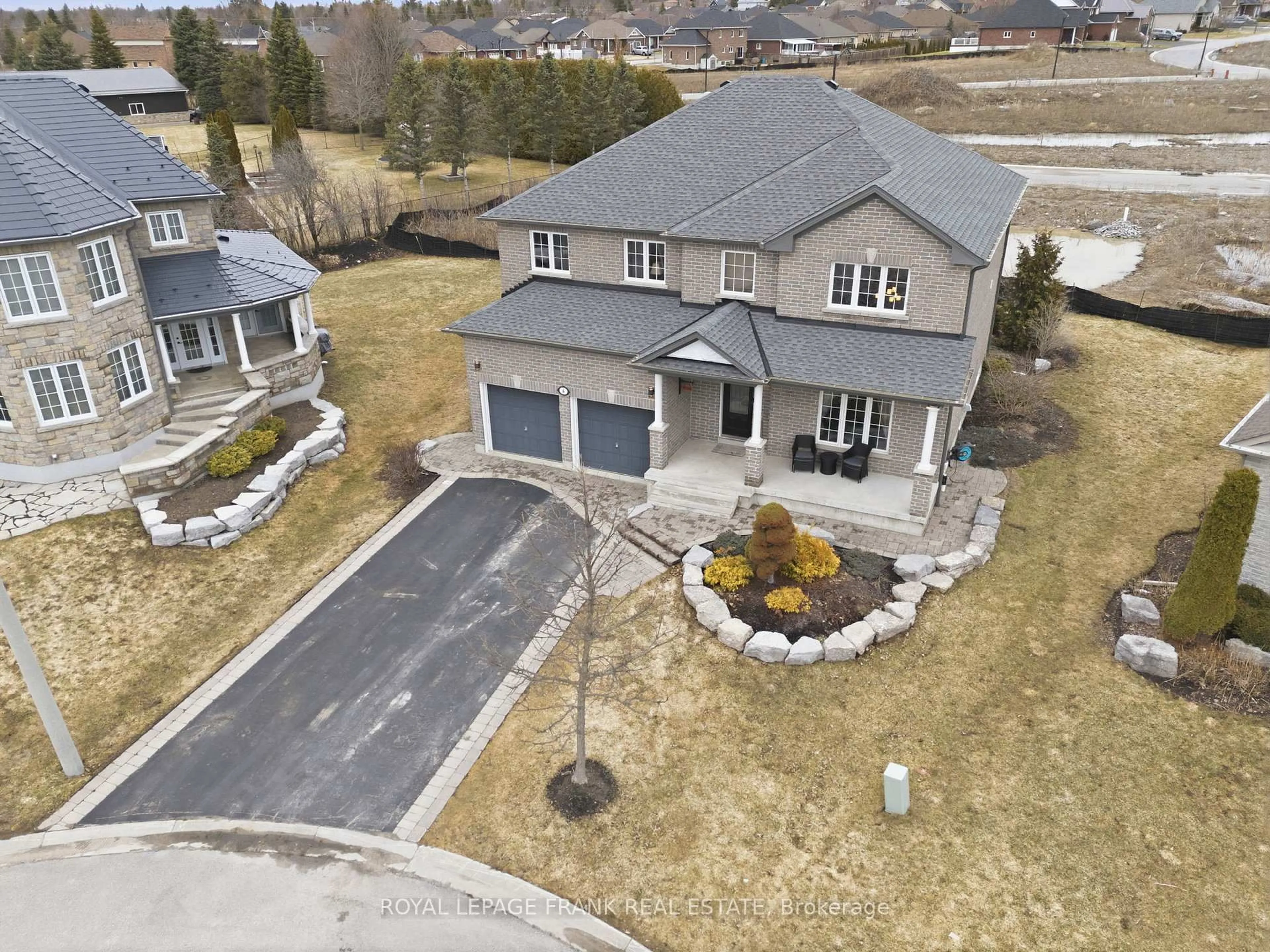 A pic from outside/outdoor area/front of a property/back of a property/a pic from drone, street for 8 Kyle Crt, Kawartha Lakes Ontario K9V 0E2