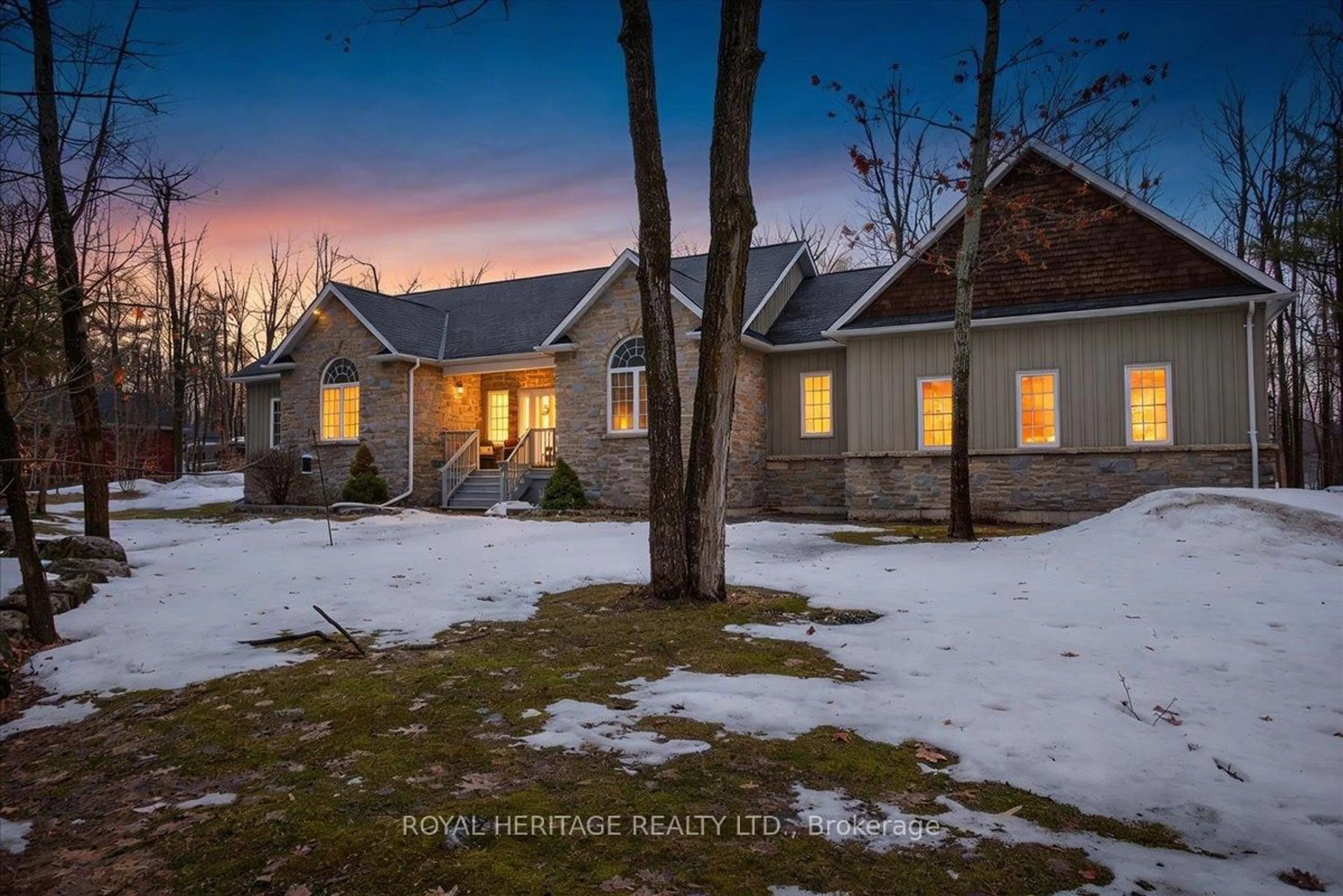 A pic from outside/outdoor area/front of a property/back of a property/a pic from drone, mountain view for 134 Mitchell Cres, Trent Lakes Ontario K0M 1J0