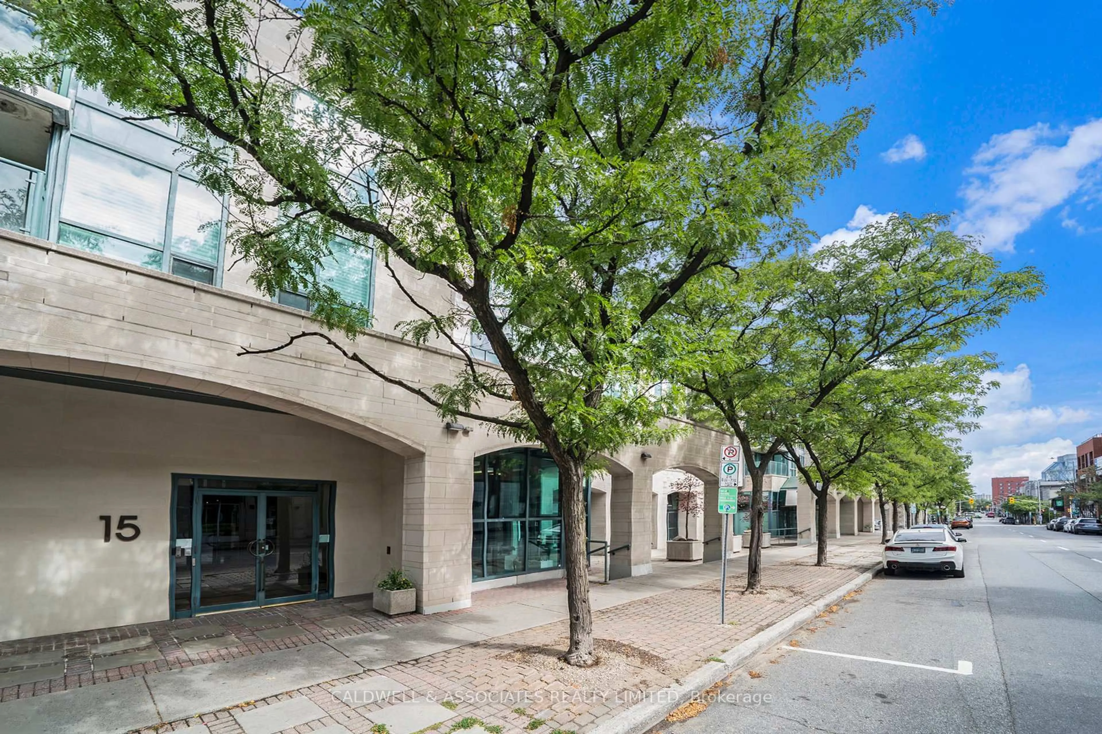 Patio, street for 15 Murray St #104, Ottawa Ontario K1N 9M5