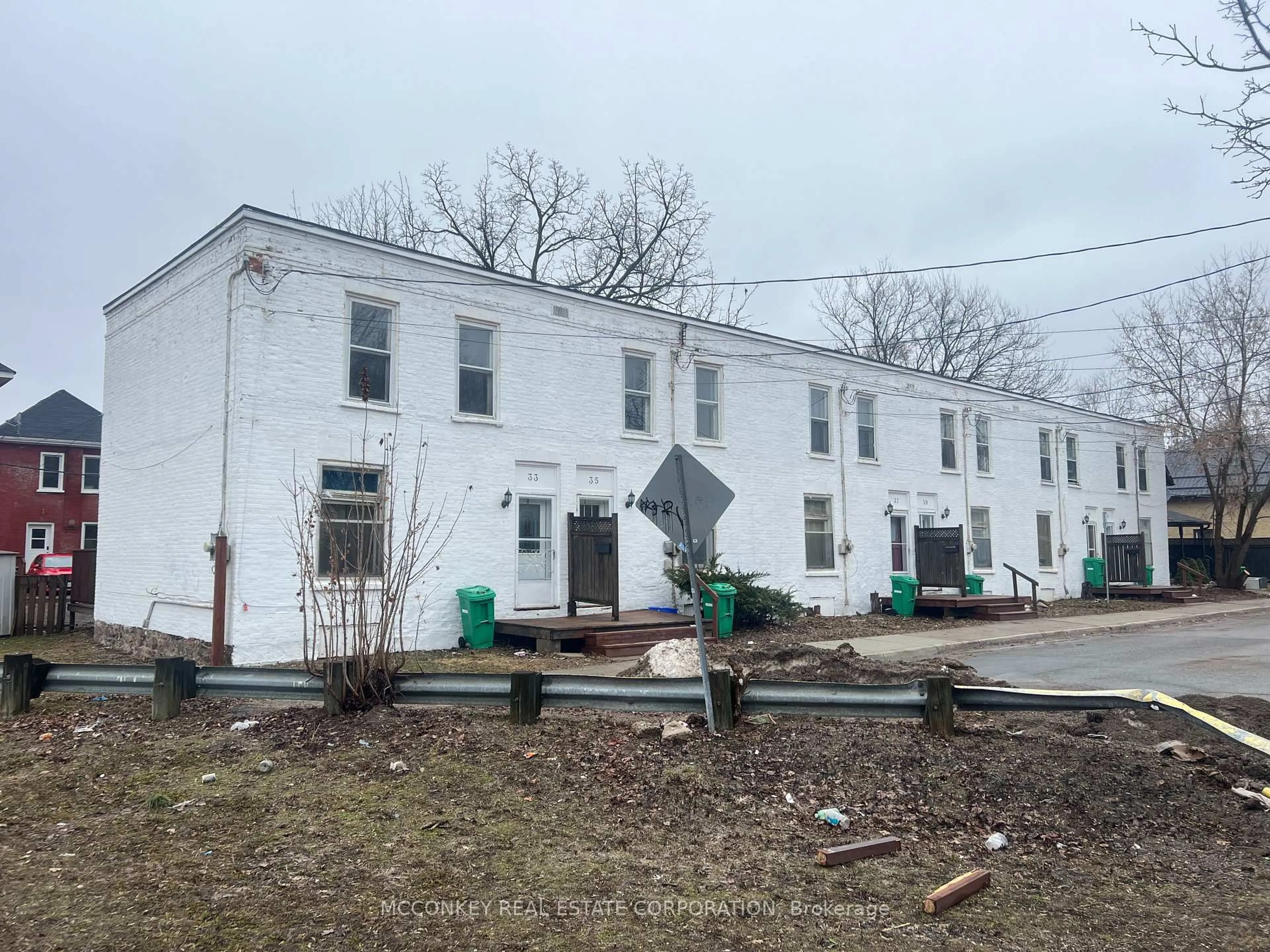 Unknown for 33-43 JACKSON Ave, Peterborough Ontario K9J 5B8