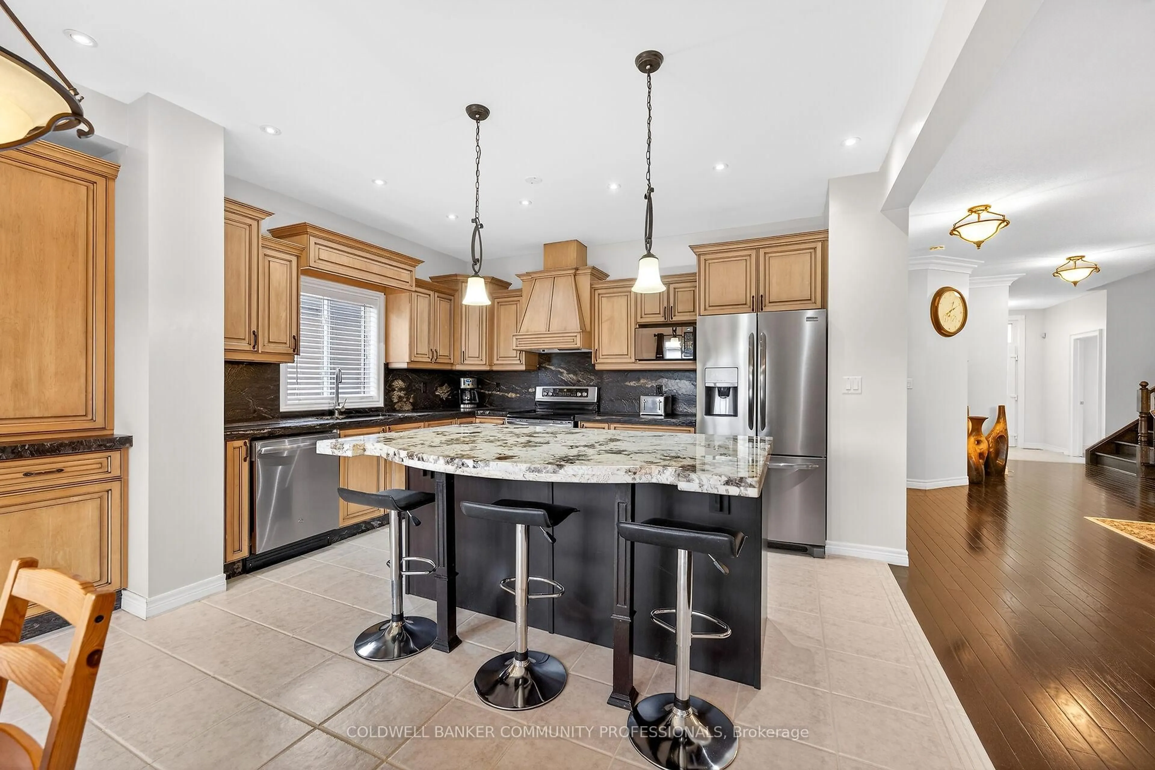 Open concept kitchen, ceramic/tile floor for 182 Irwin Ave, Hamilton Ontario L8K 0G2