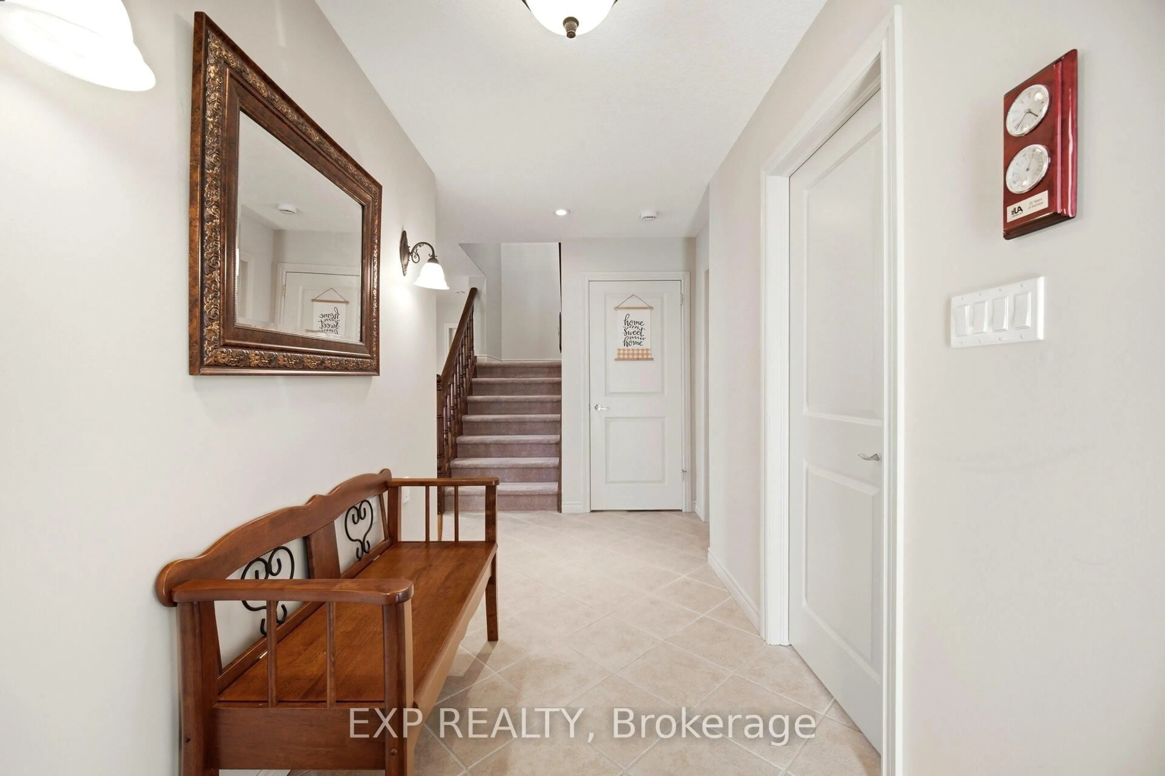 Indoor entryway for 350 Doon Valley Dr #1G, Kitchener Ontario N2P 2M9