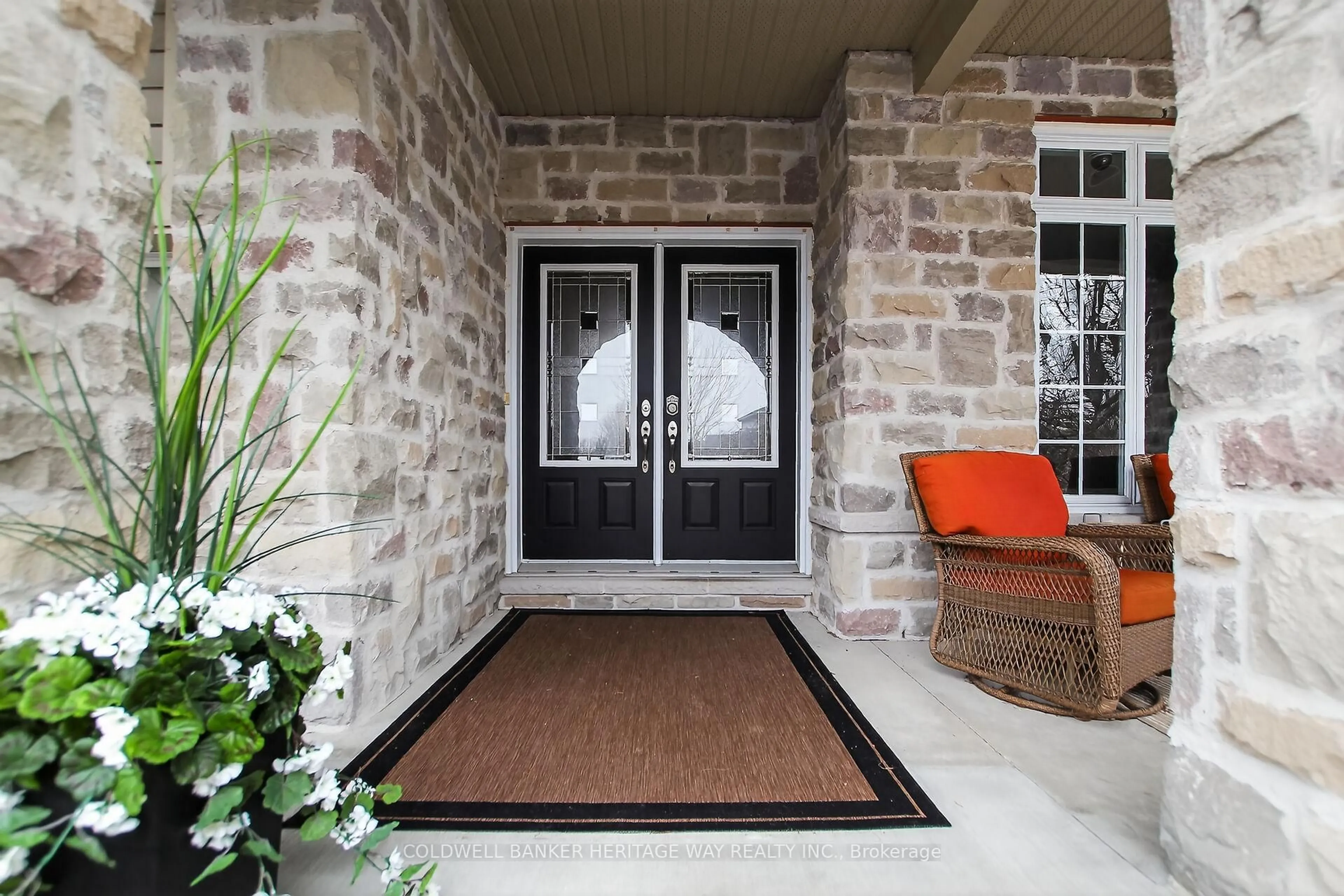 Indoor entryway for 103 SINCLAIR Ave, Carleton Place Ontario K7C 4V3