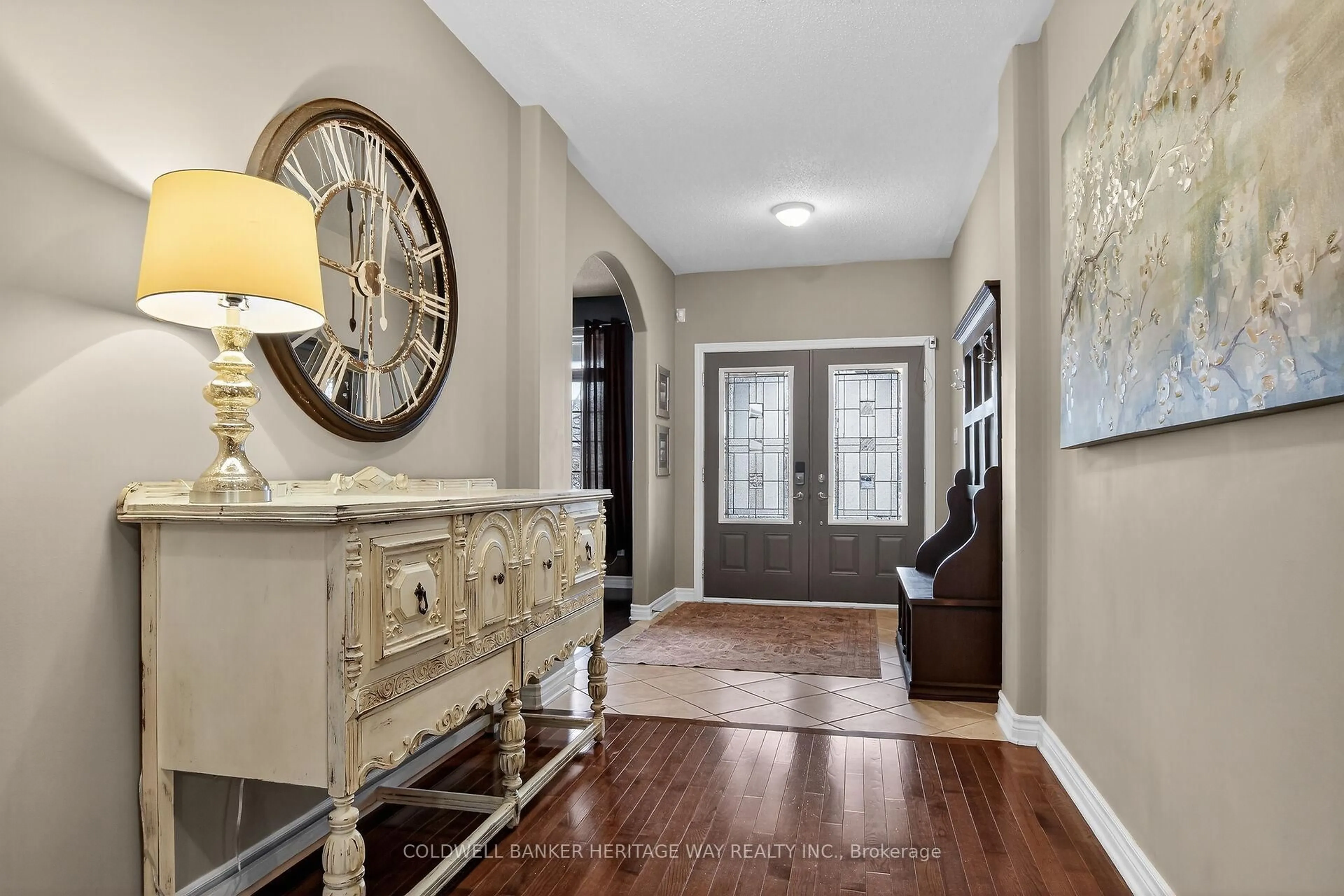 Indoor entryway for 103 SINCLAIR Ave, Carleton Place Ontario K7C 4V3