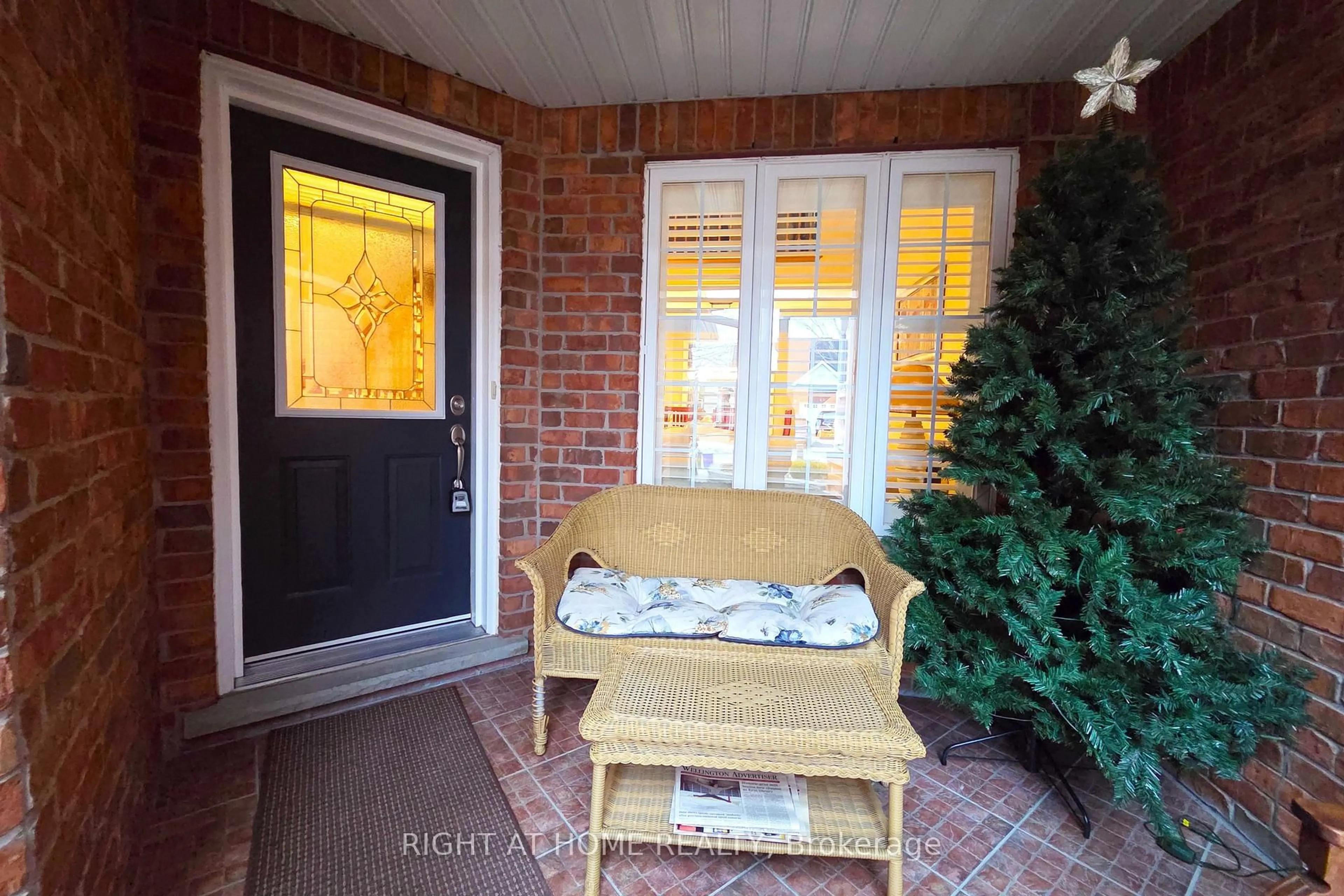 Indoor entryway for 174 Riverwalk Pl, Guelph/Eramosa Ontario N0B 2K0