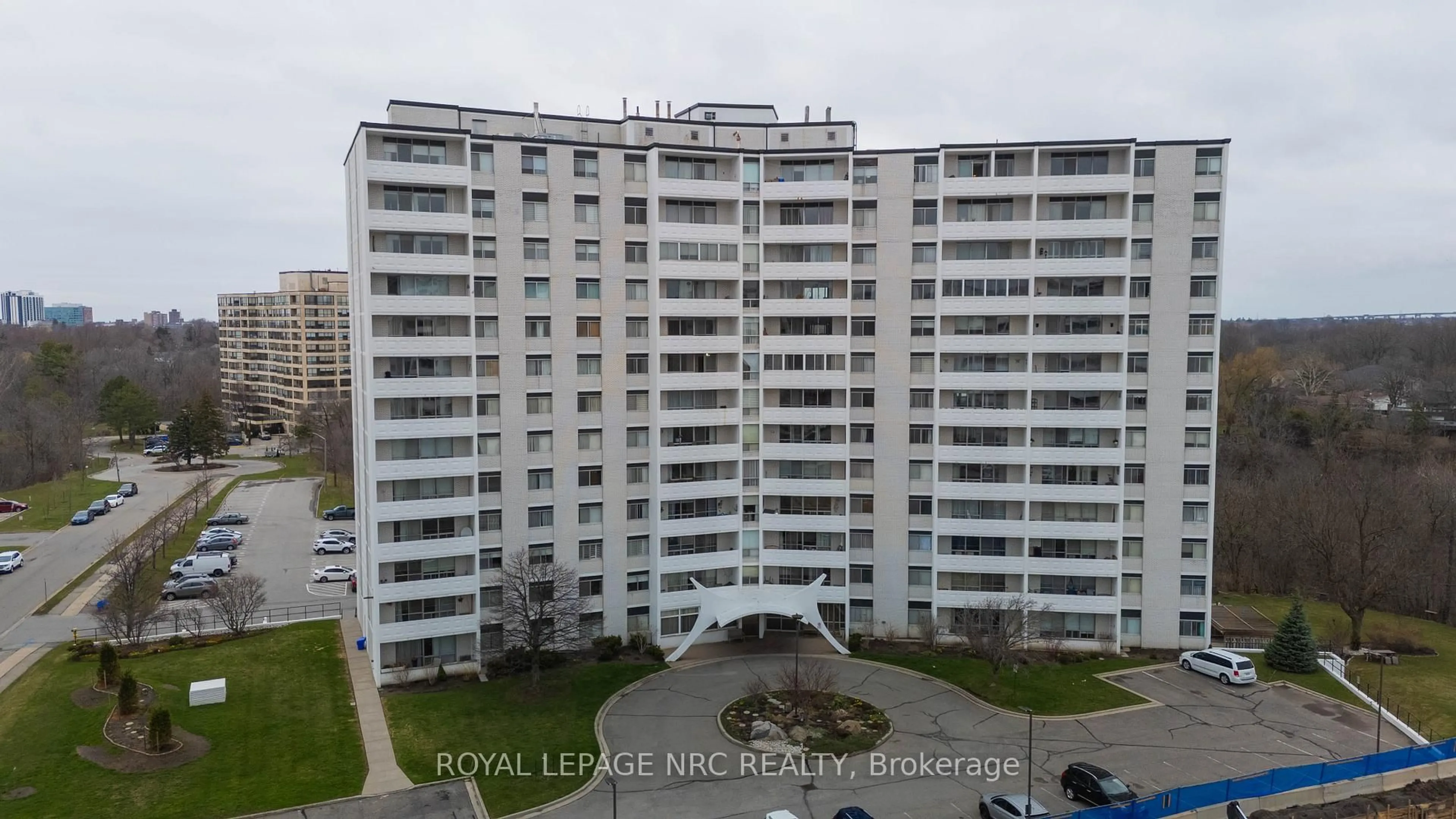 A pic from outside/outdoor area/front of a property/back of a property/a pic from drone, city buildings view from balcony for 15 Towering Heights Blvd #708, St. Catharines Ontario L2T 3G7
