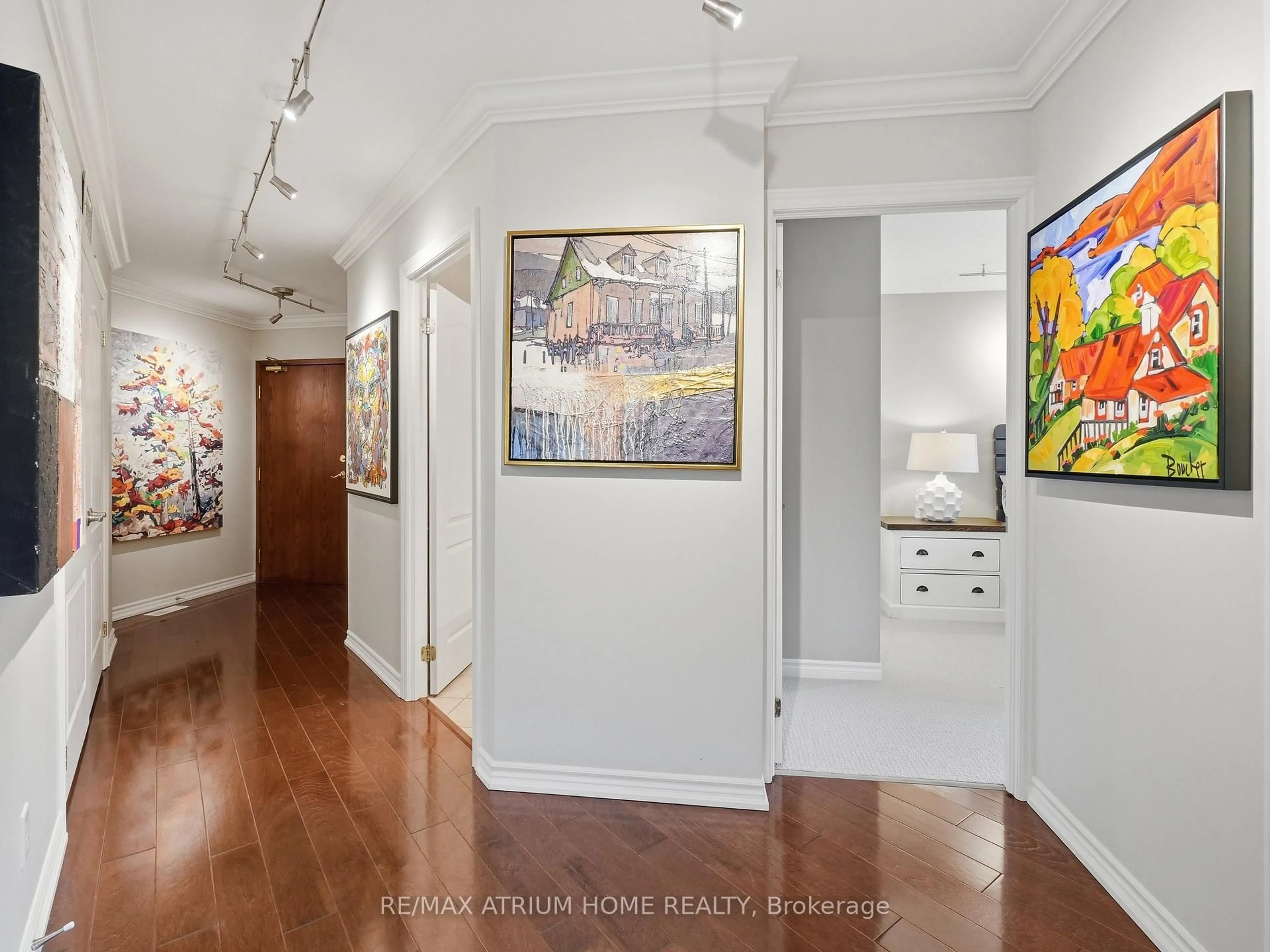 Indoor entryway for 24 Ontario St #208, Bracebridge Ontario P1L 2H5