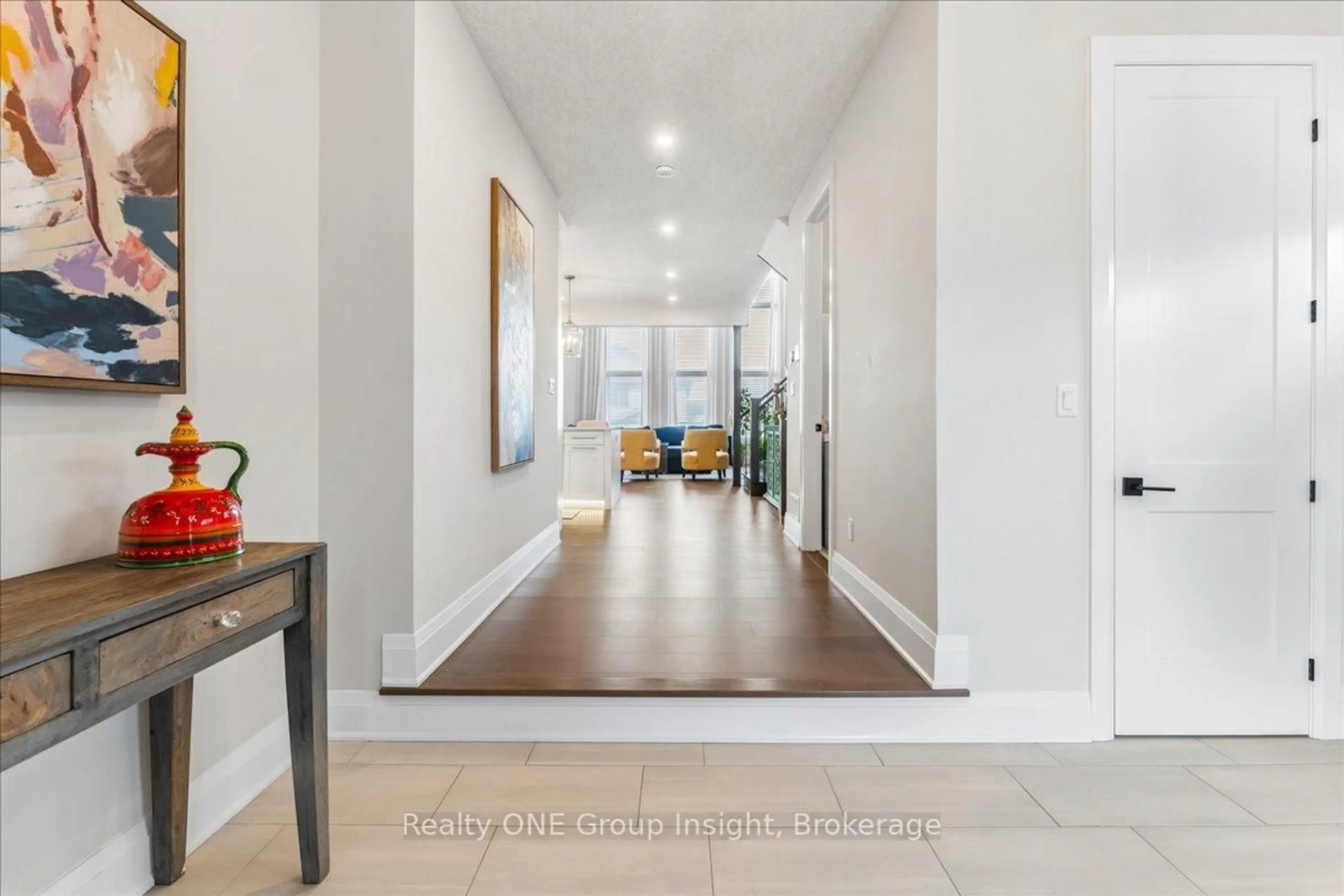 Indoor entryway for 570 Bridgemill Cres, Kitchener Ontario N2A 0K3