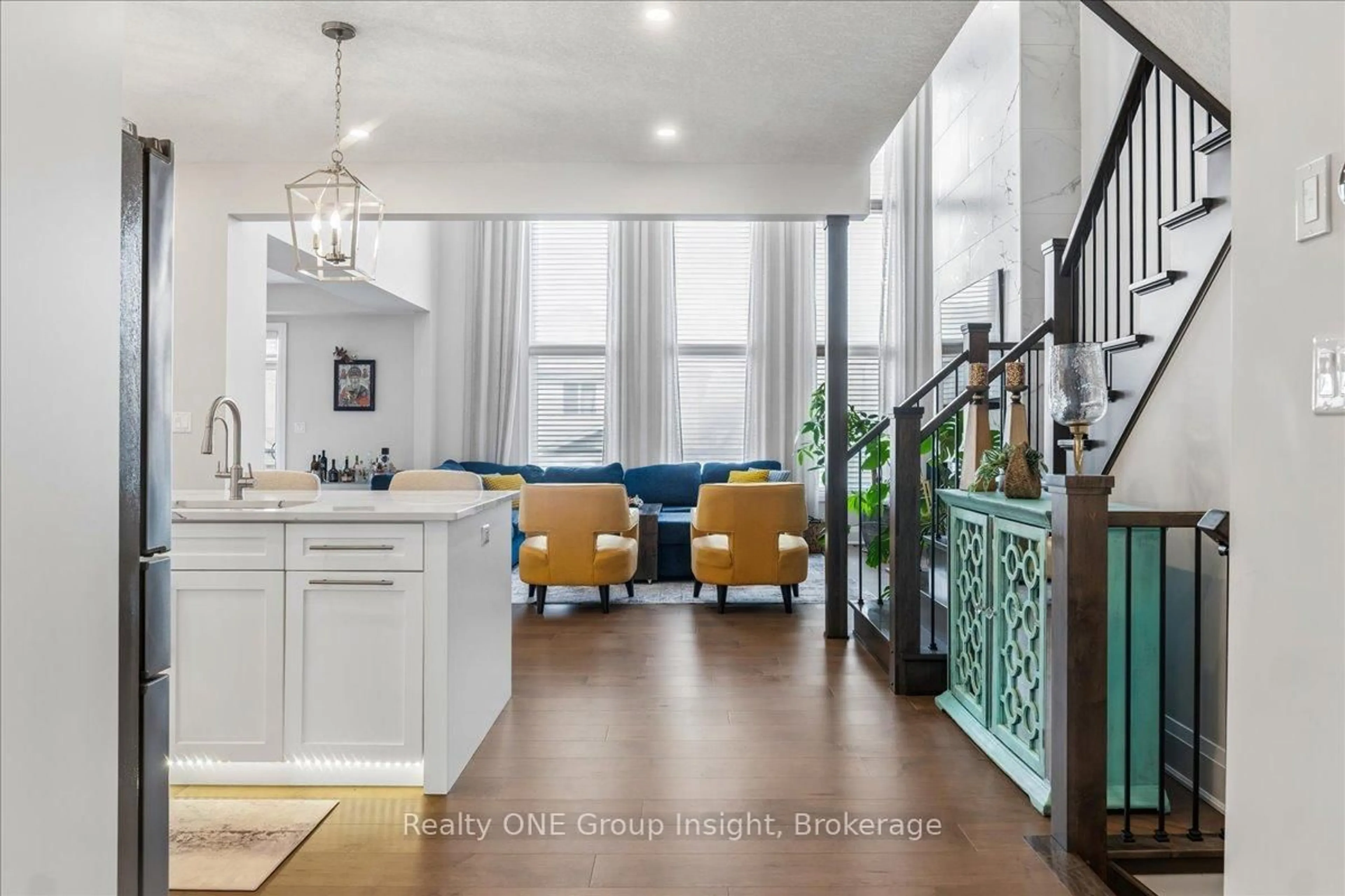 Open concept kitchen, ceramic/tile floor for 570 Bridgemill Cres, Kitchener Ontario N2A 0K3