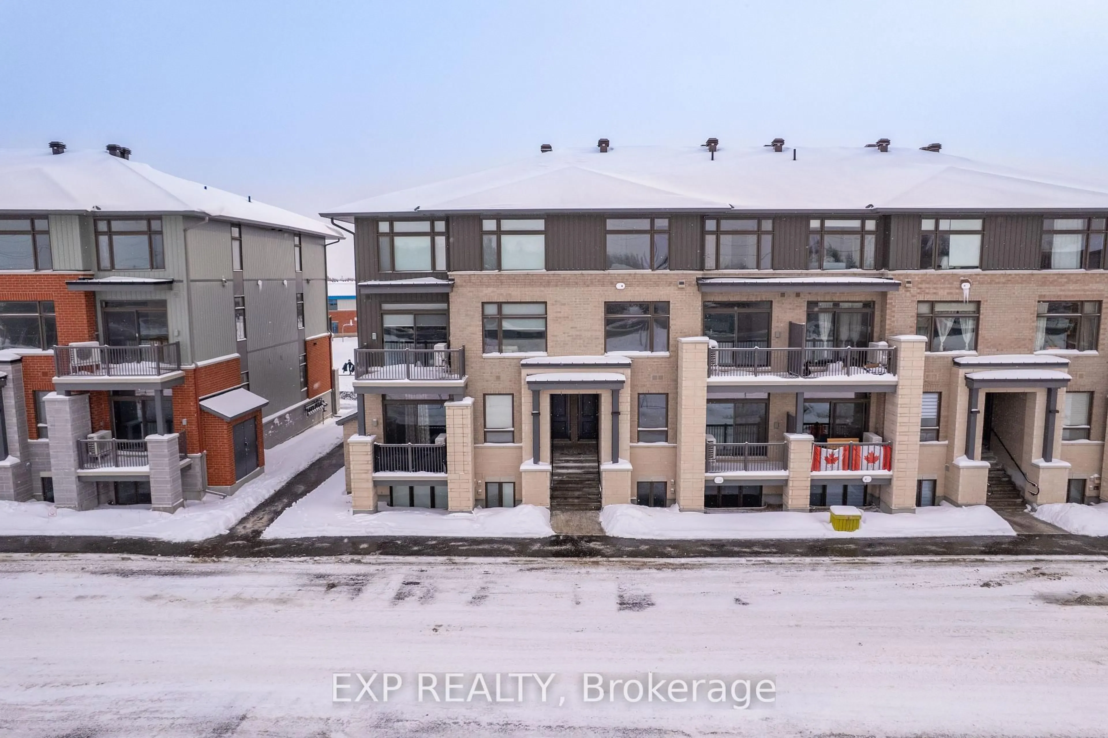 A pic from outside/outdoor area/front of a property/back of a property/a pic from drone, building for 1007 Silhouette Private, Ottawa Ontario K2J 4S3