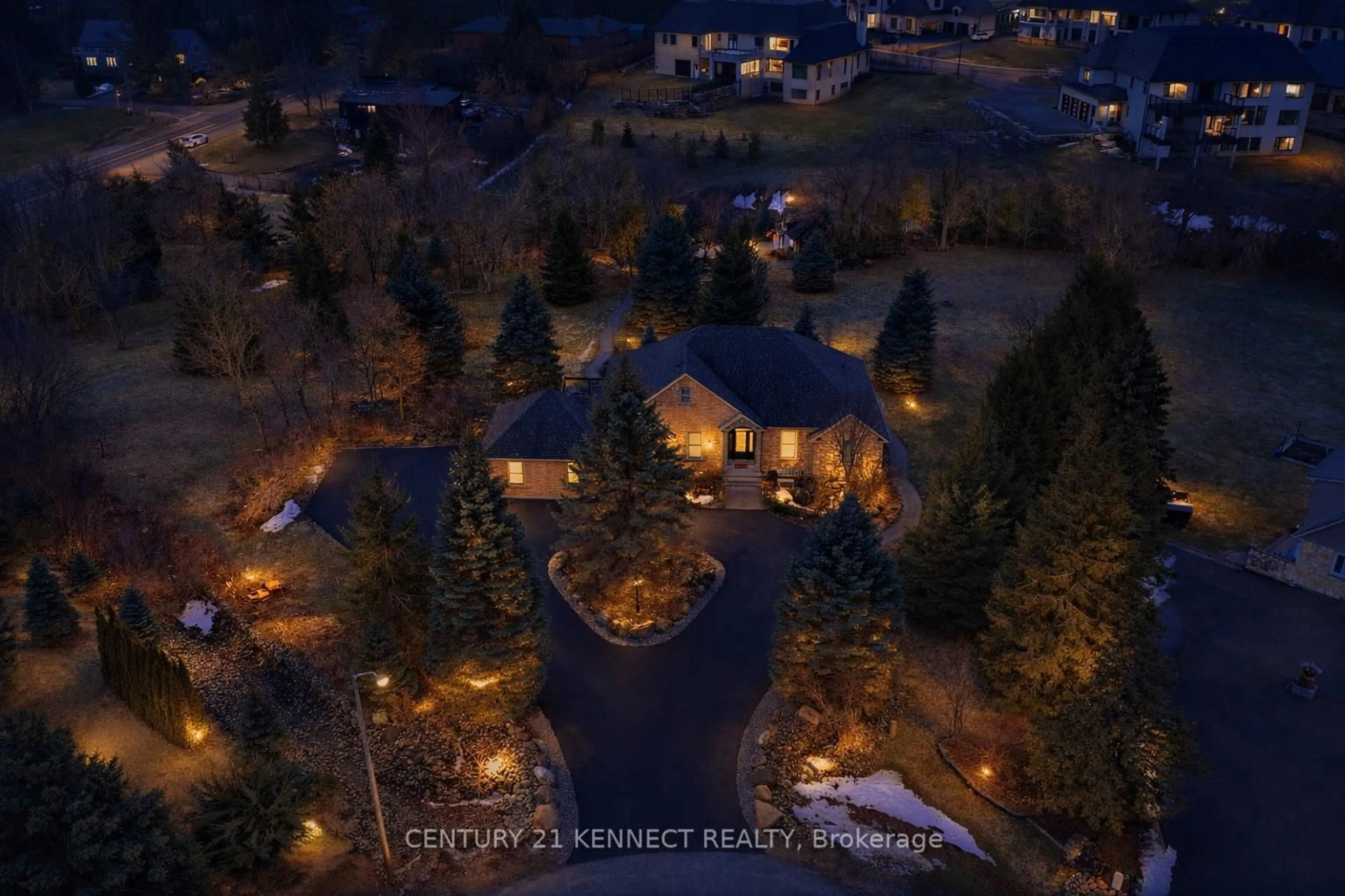 A pic from outside/outdoor area/front of a property/back of a property/a pic from drone, mountain view for 6 Laing Crt, Puslinch Ontario N0B 2C0