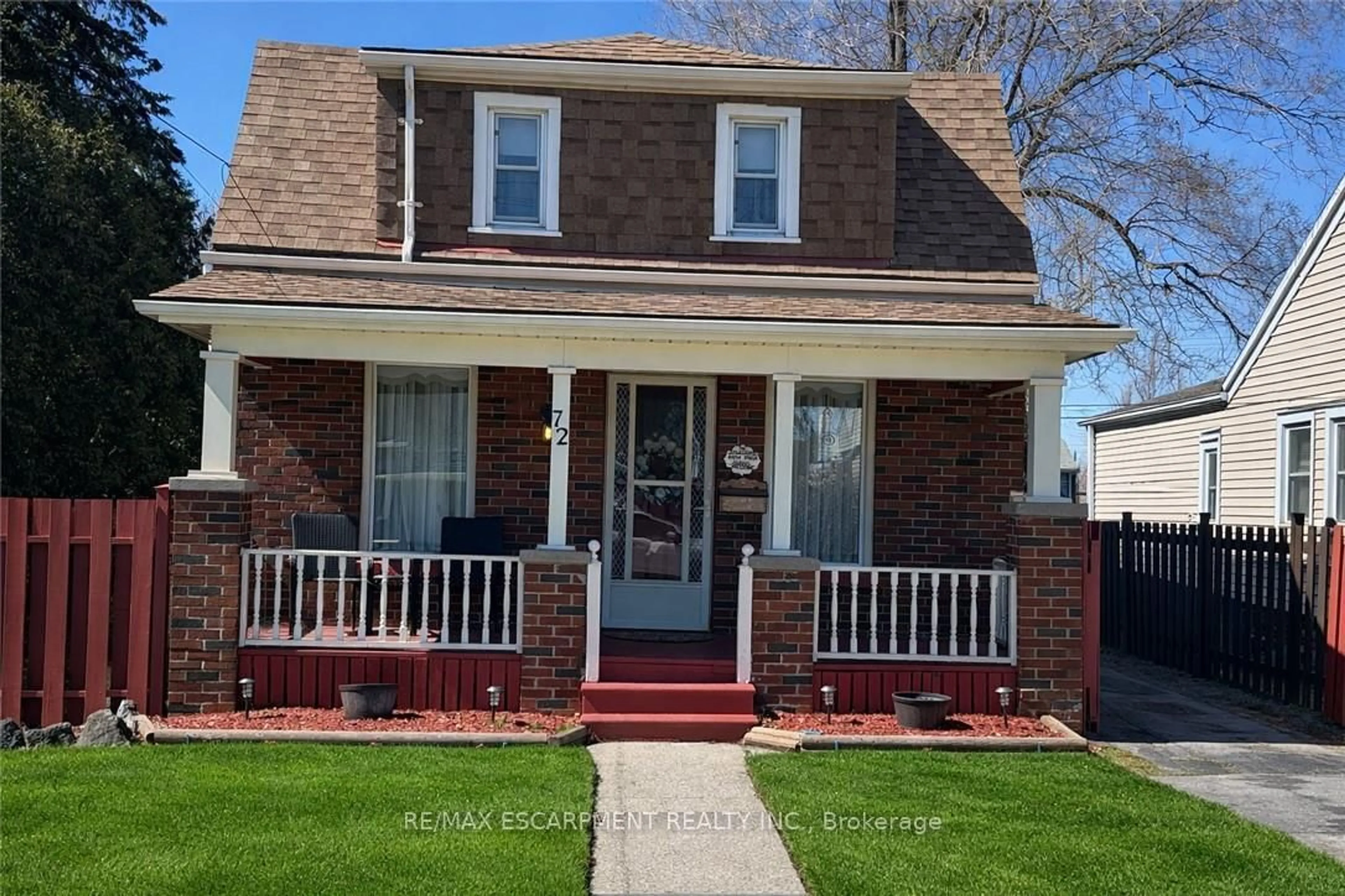 Home with brick exterior material, street for 72 East 32nd St, Hamilton Ontario L8V 3R9