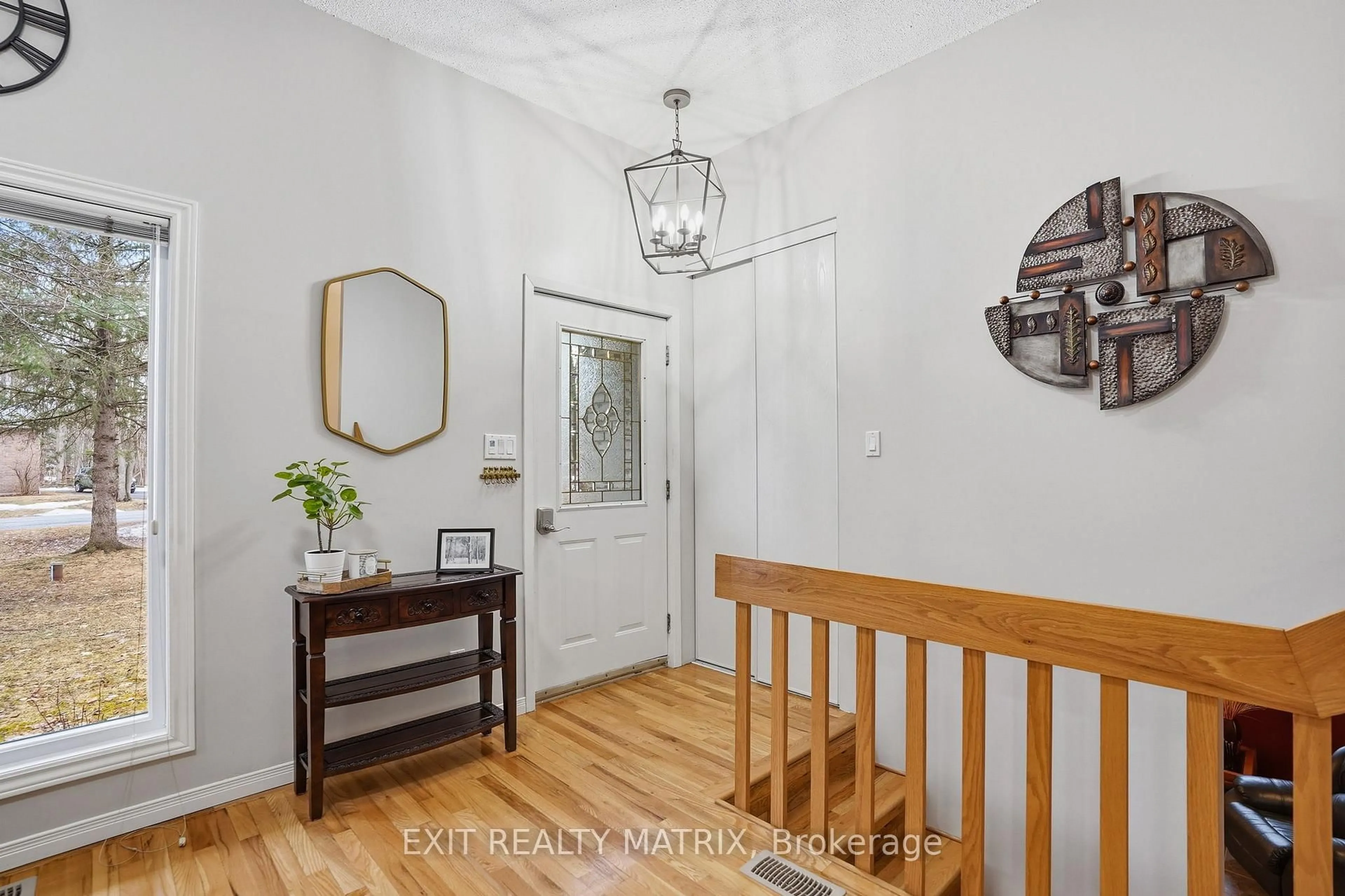 Indoor entryway for 11 Jean Paul Rd, The Nation Ontario K0A 1M0