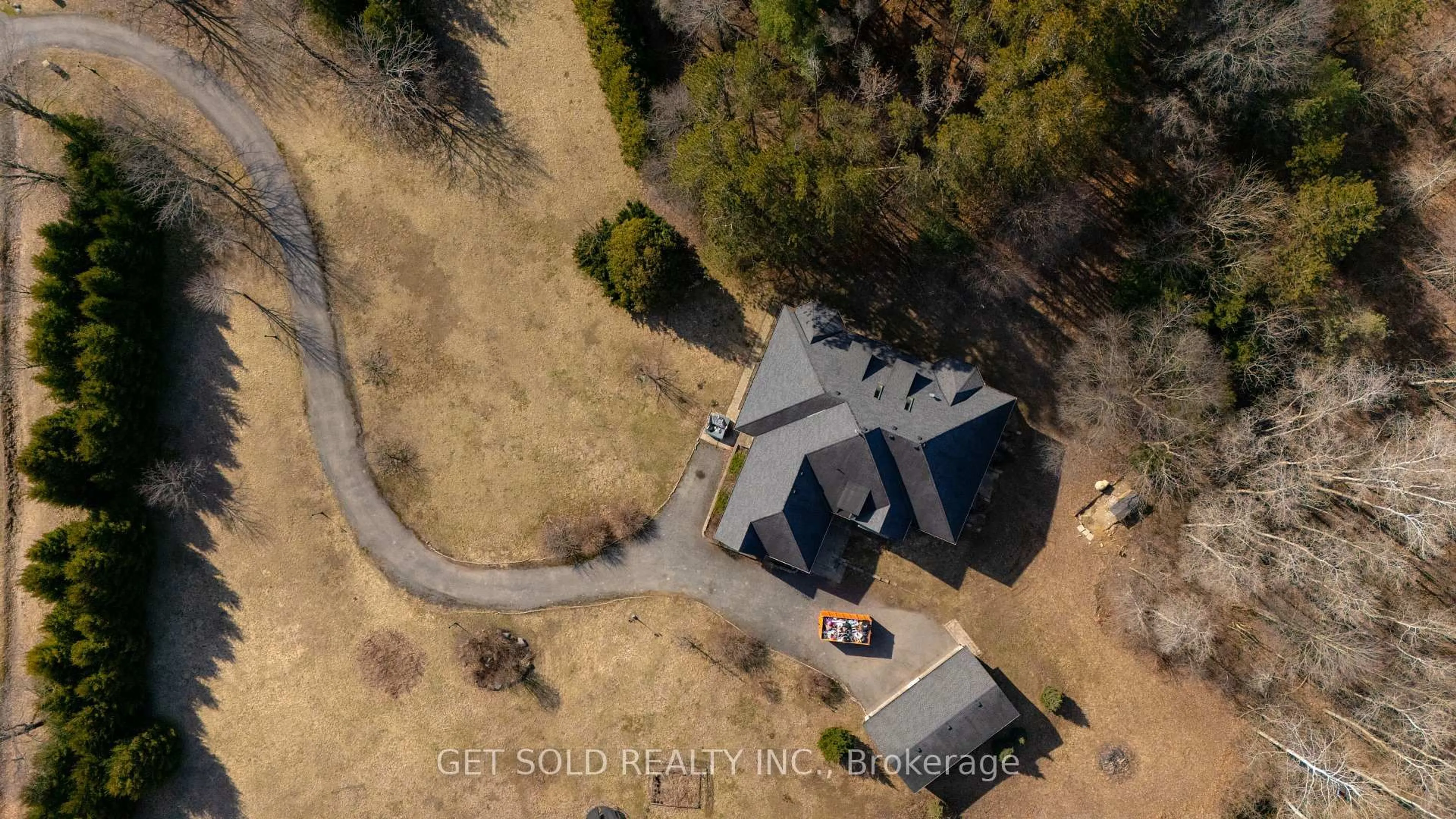 A pic from outside/outdoor area/front of a property/back of a property/a pic from drone, unknown for 21 Old Mill Rd, Brant Ontario N0J 1V0