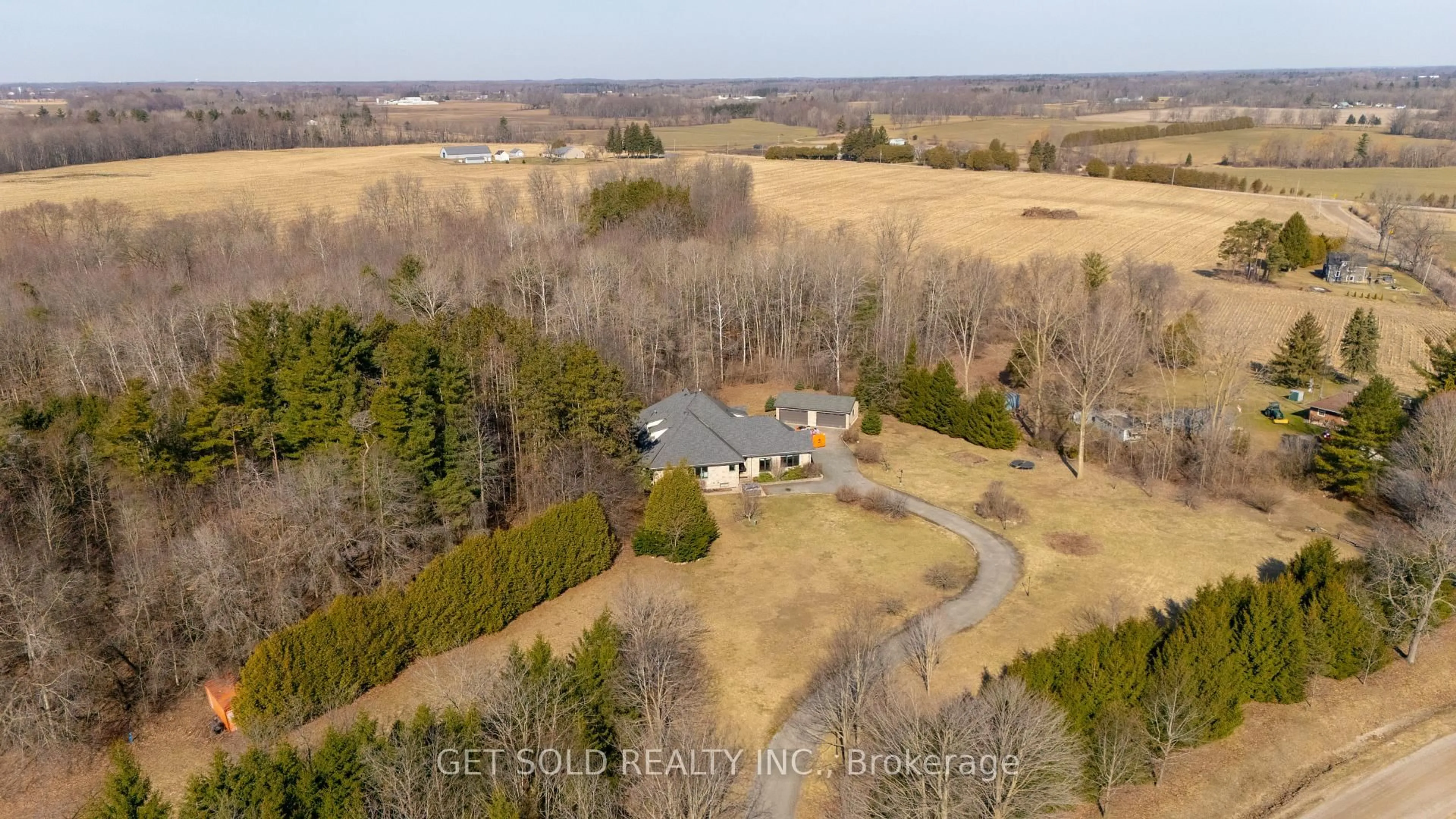 A pic from outside/outdoor area/front of a property/back of a property/a pic from drone, unknown for 21 Old Mill Rd, Brant Ontario N0J 1V0