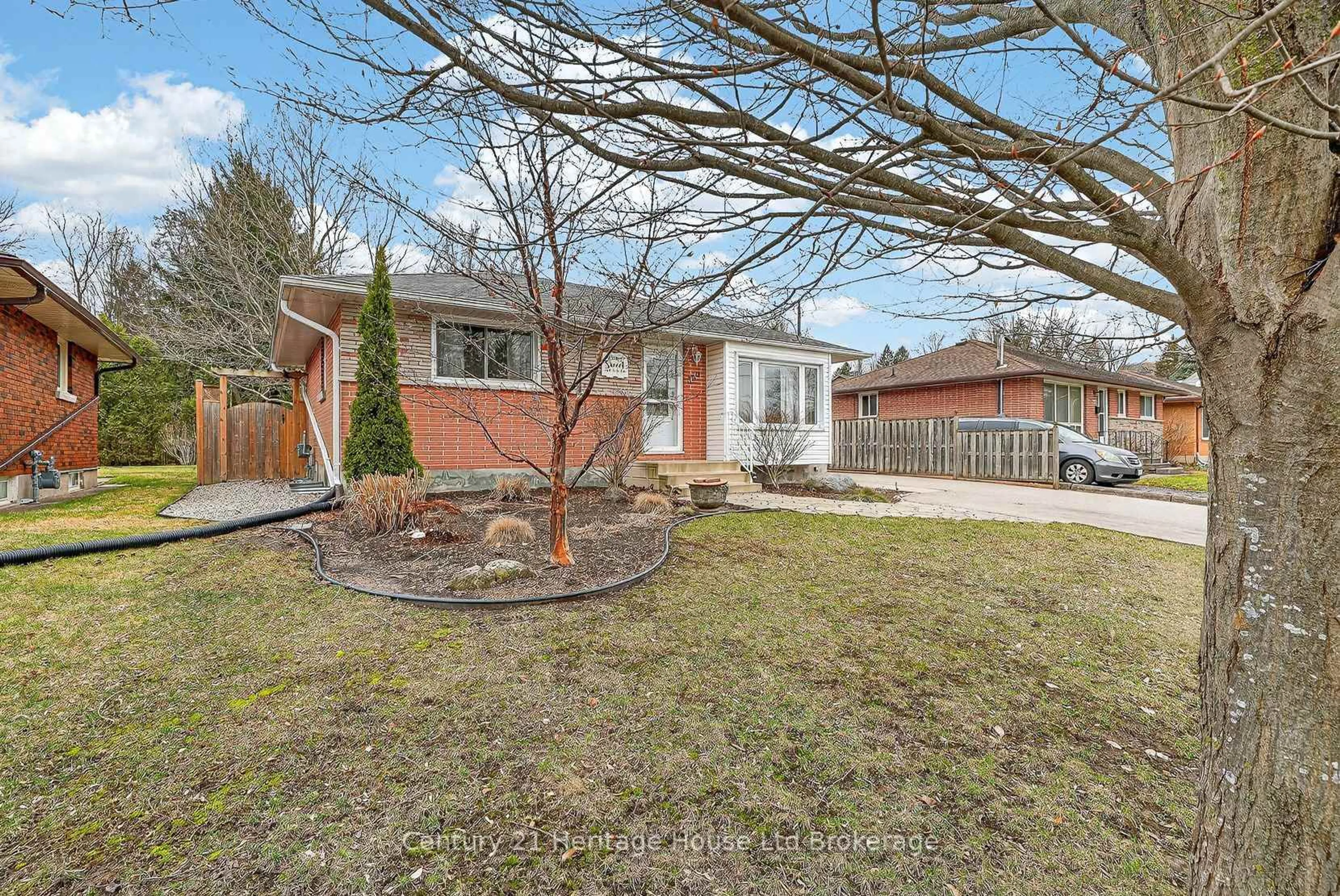 Home with brick exterior material, street for 390 Argyle St, Woodstock Ontario N4S 2G6